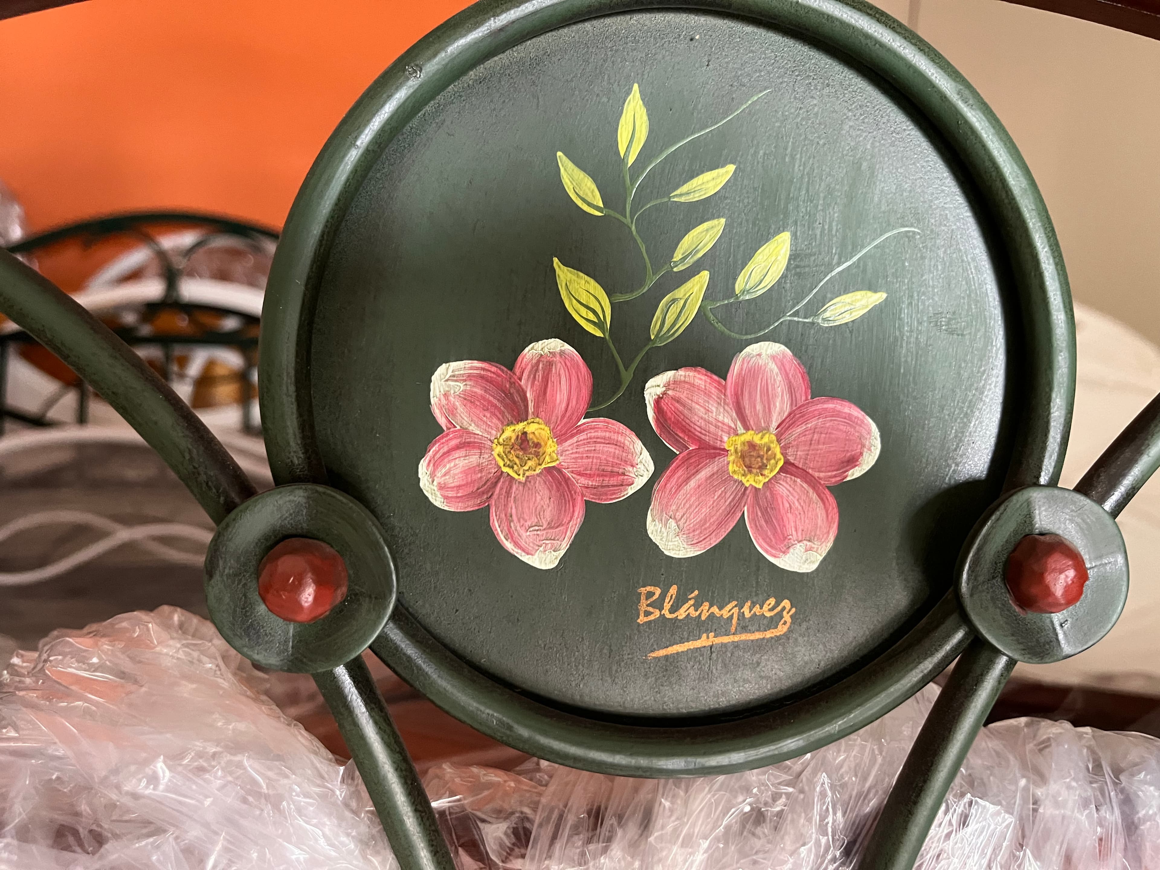 Cama com estrutura em madeira — imagem 2