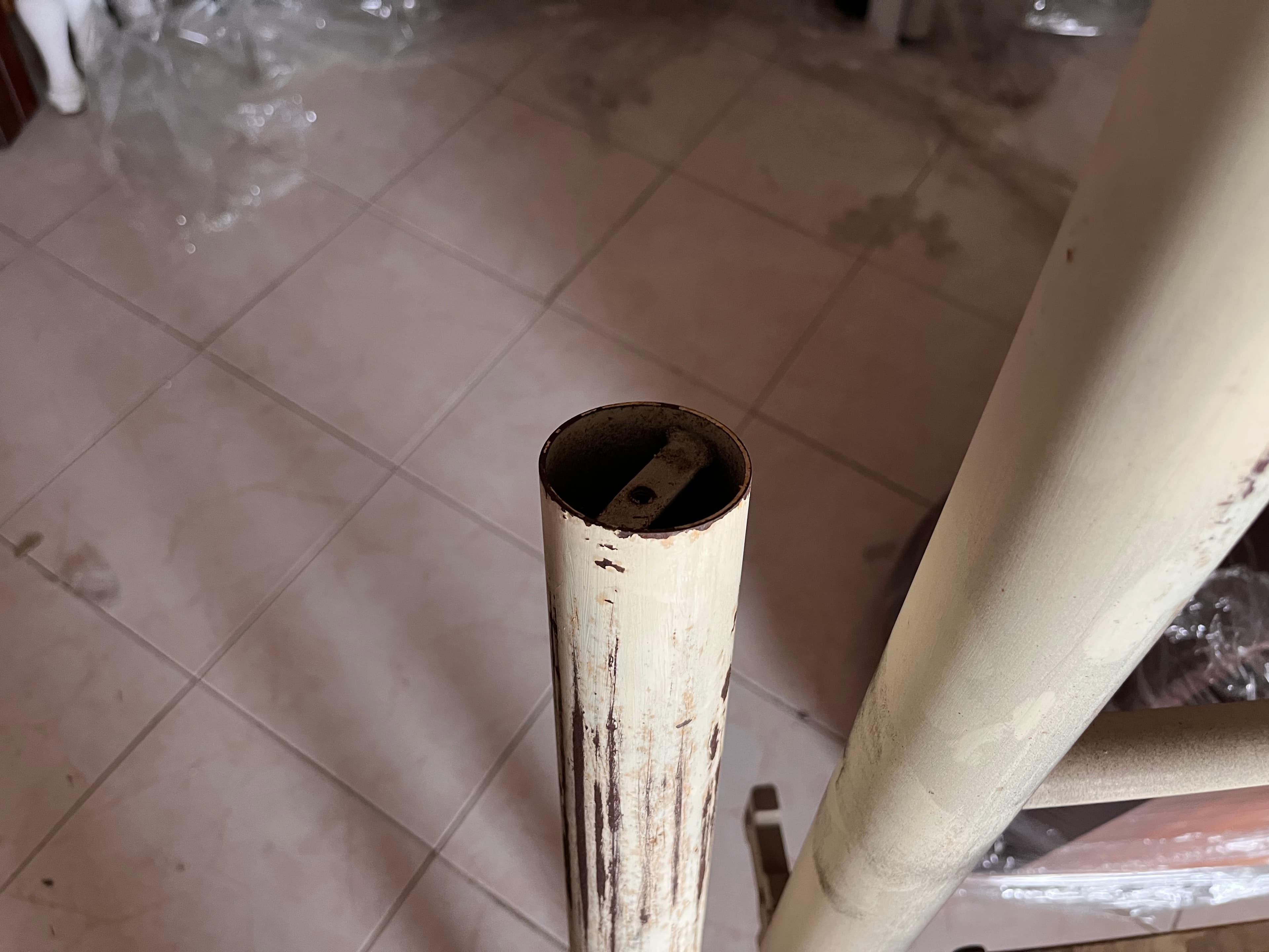 Cama com estrutura em ferro — imagen 3