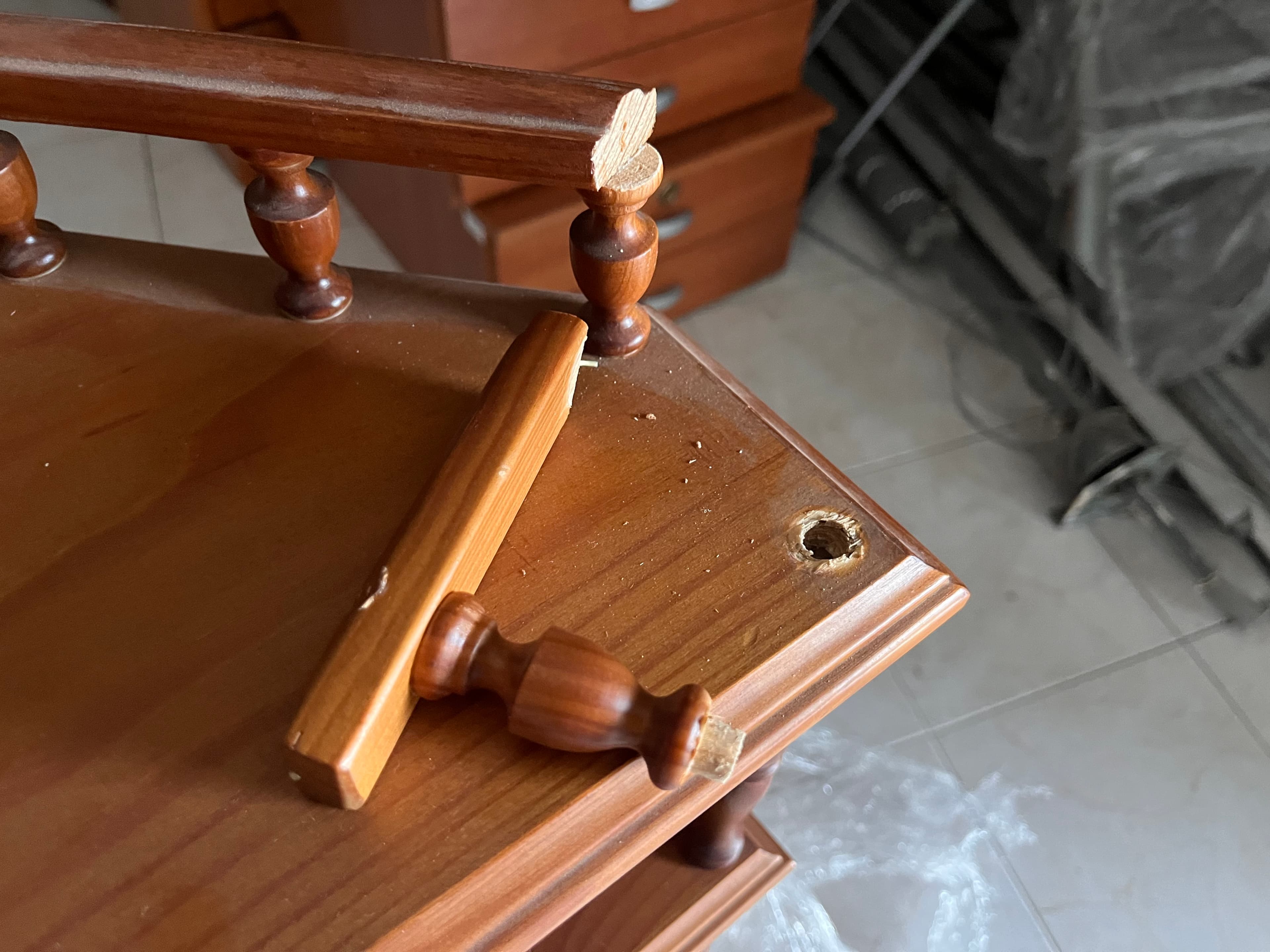 Móvel de madeira entalhada — imagem 2