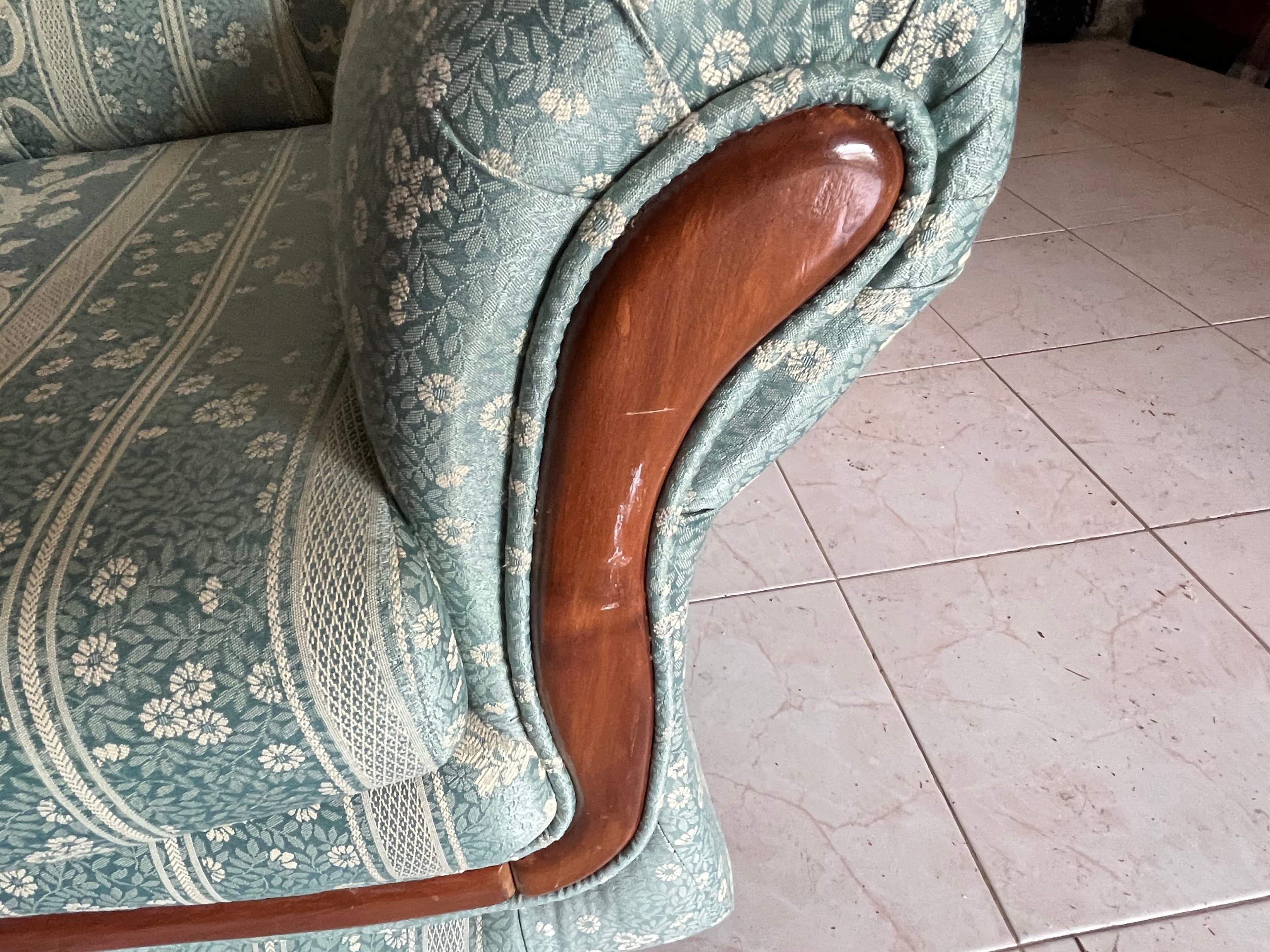 Sofá de três lugares — image 2