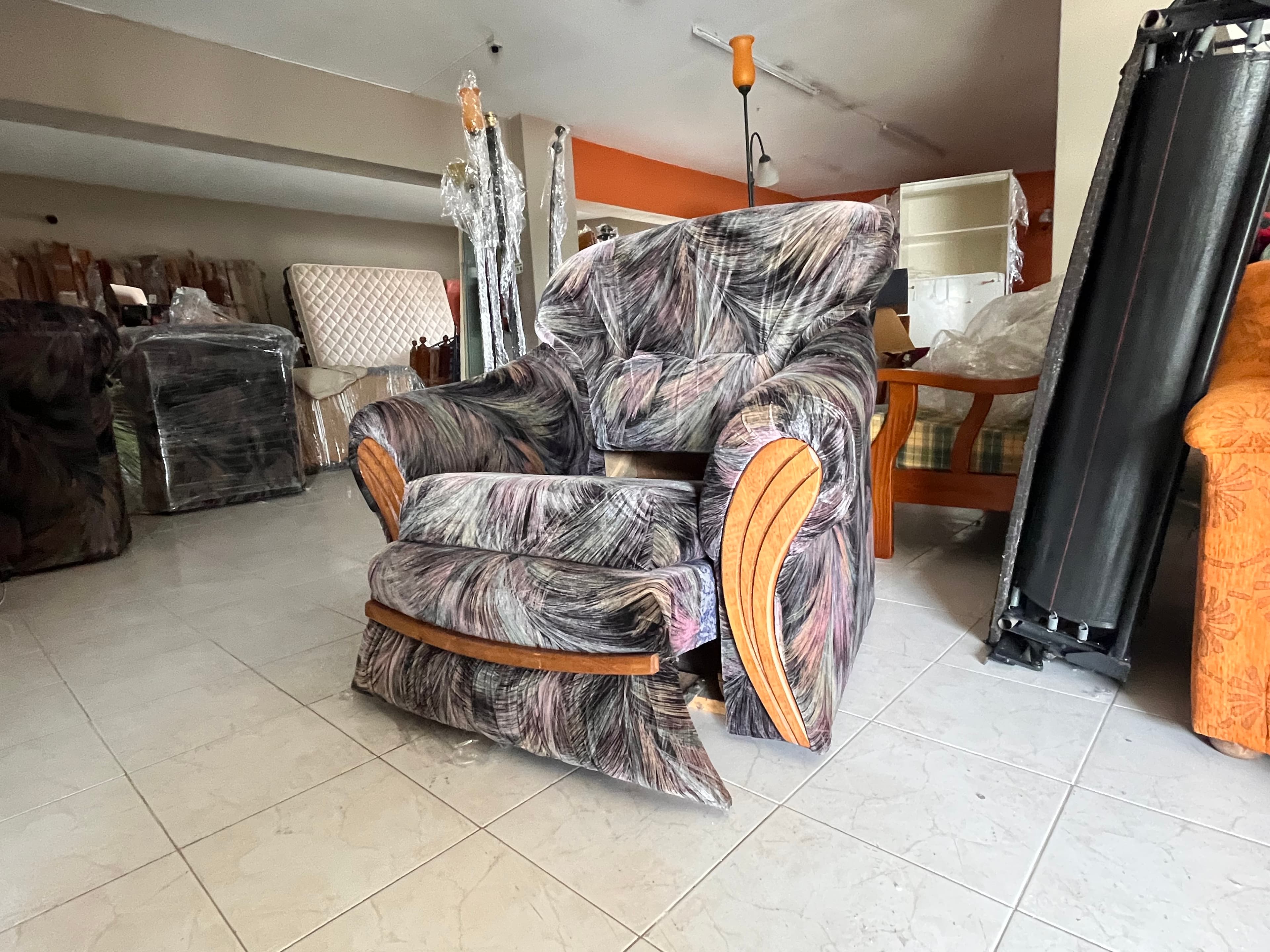 Poltrona em tecido — imagen 2