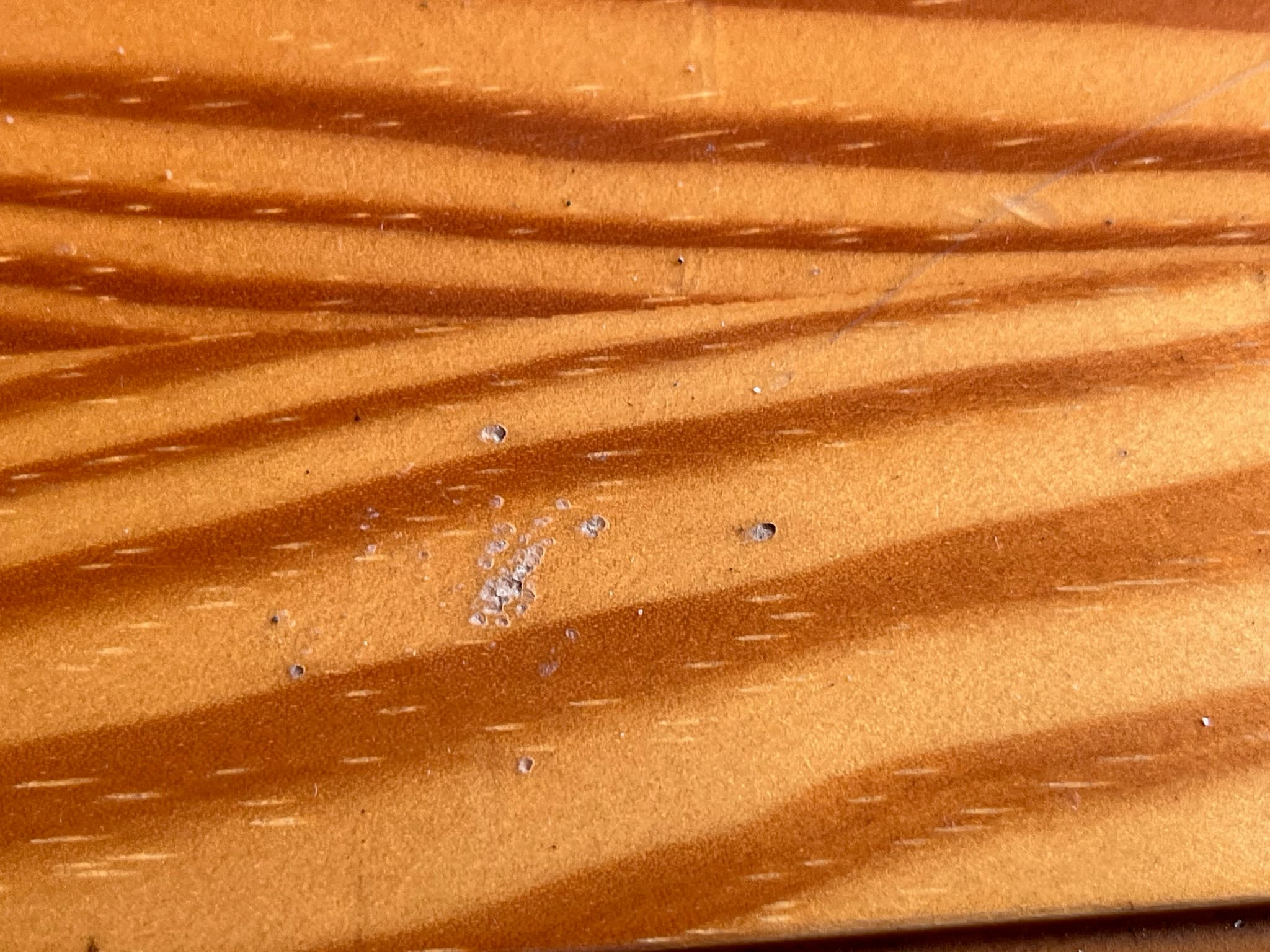 Mesa quadrada de madeira — imagen 2
