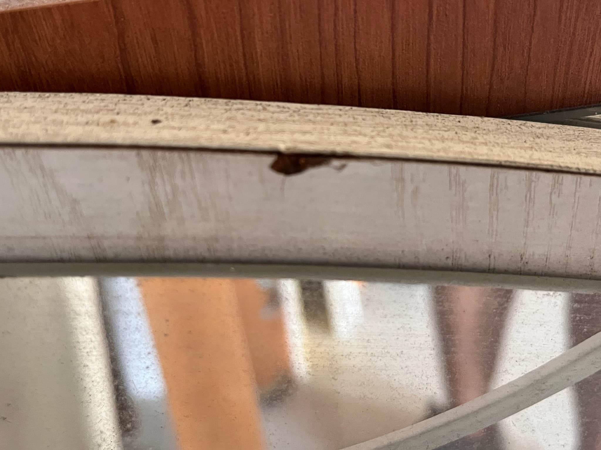 Espelho com moldura em madeira — imagem 2