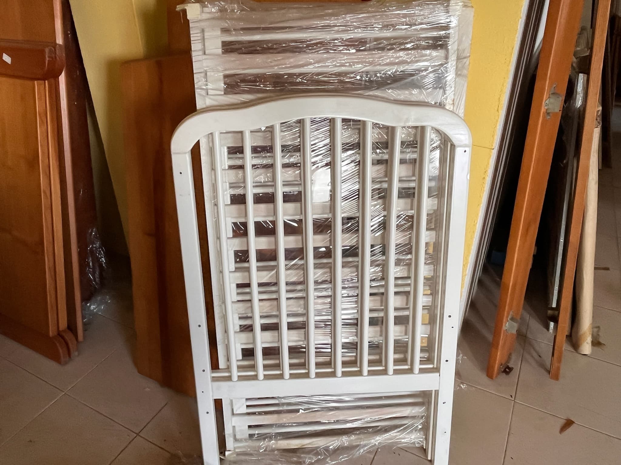 Wooden crib