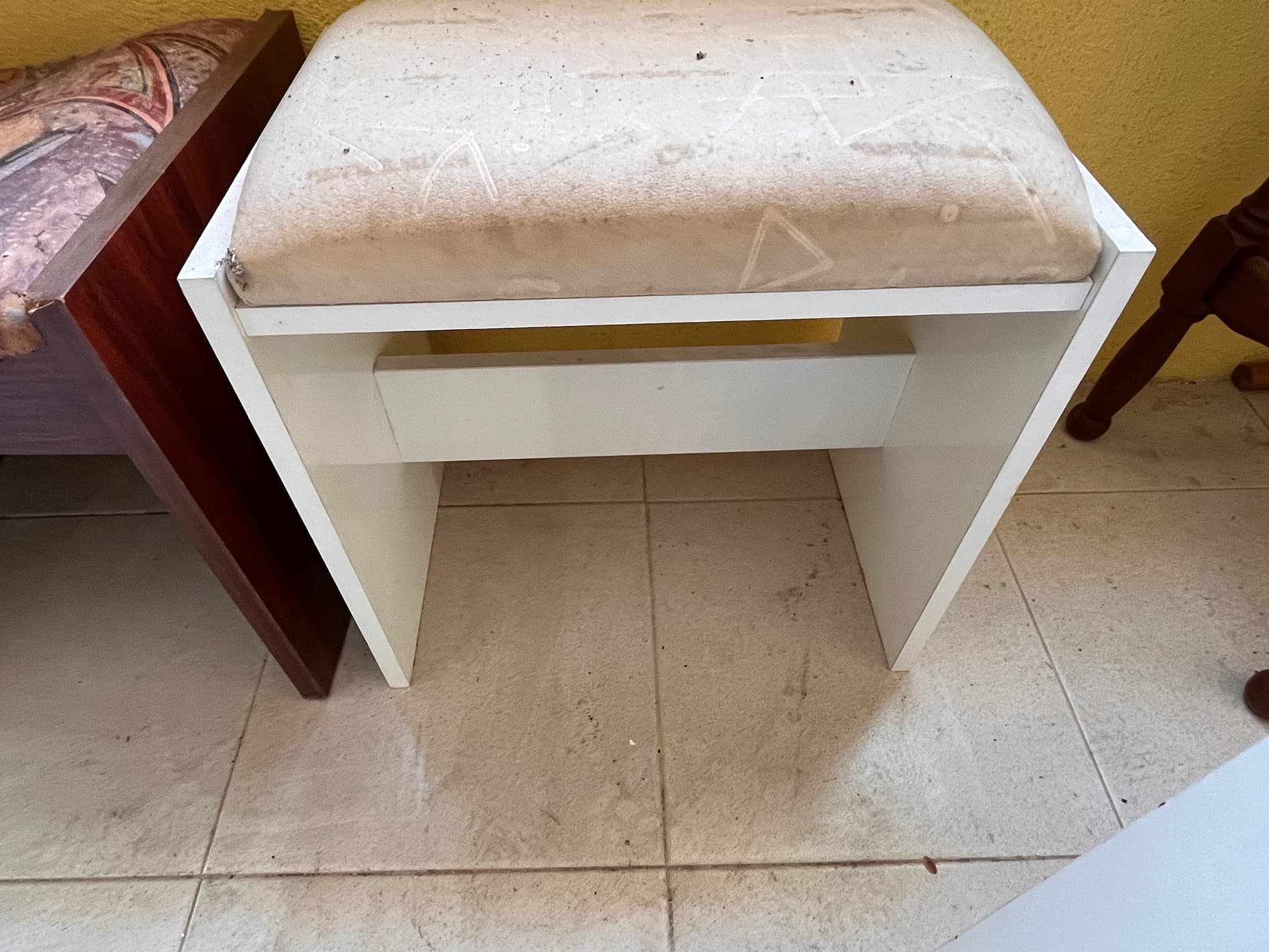 Bancos em madeira — image 4