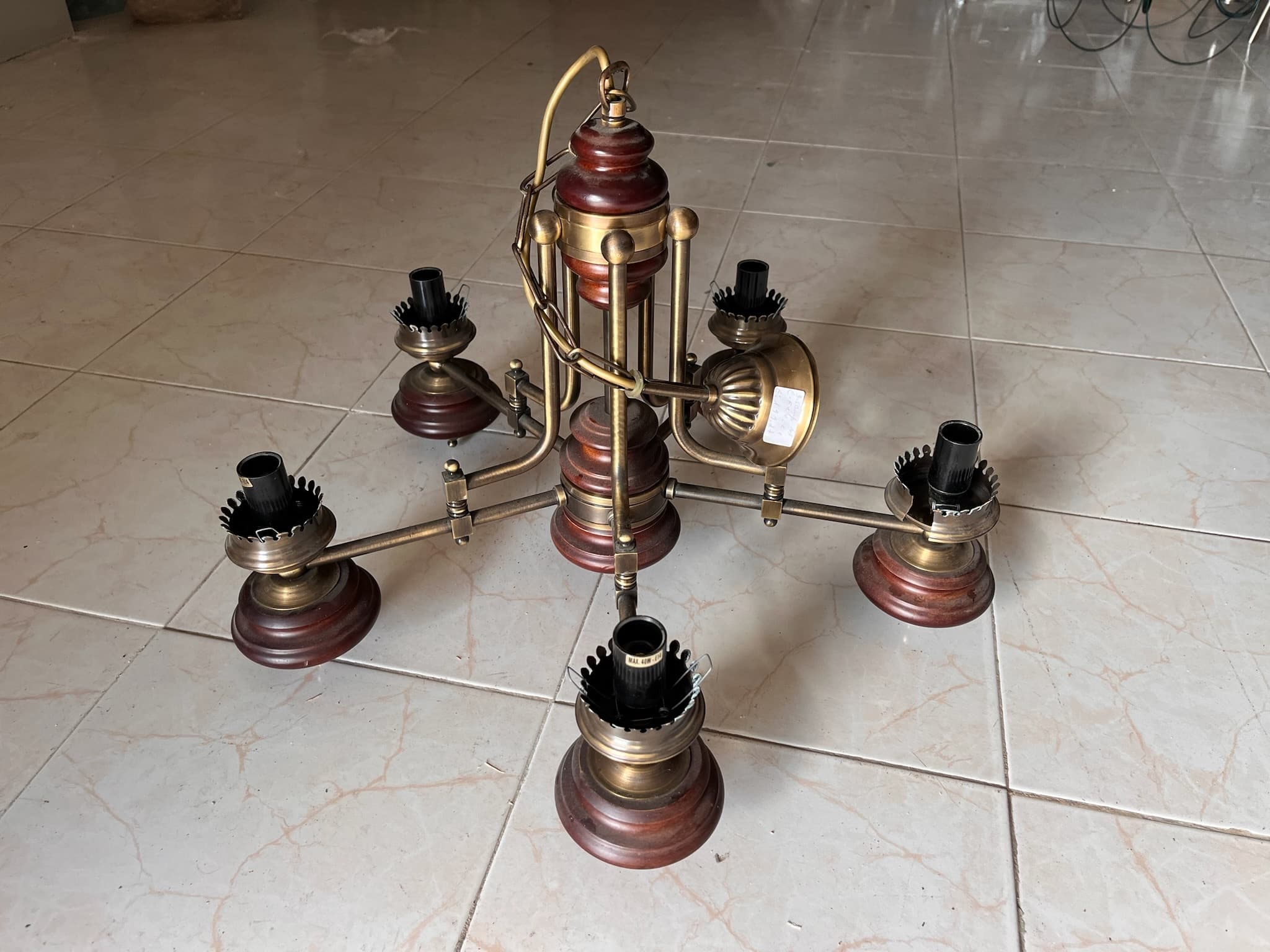 Candeeiro de teto metálico — imagem 1
