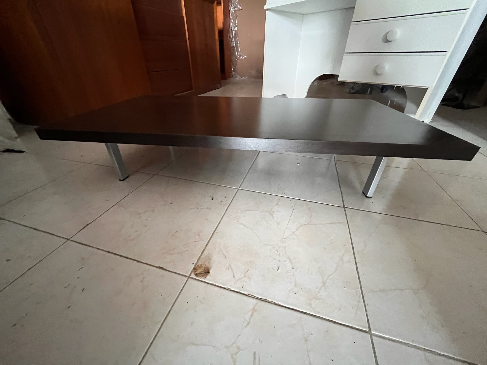 Mesa de centro em madeira e metal — image 2