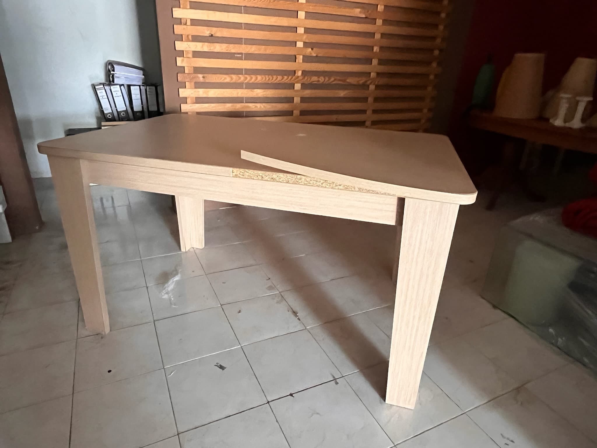 Mesa em madeira — imagen 1