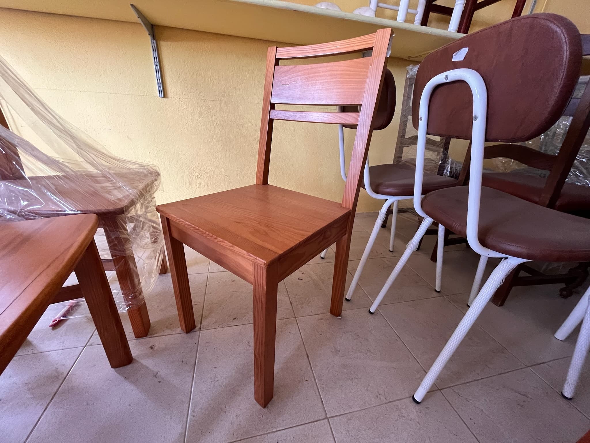 Lotes 1 a 35 · Cadeiras — imagen 41