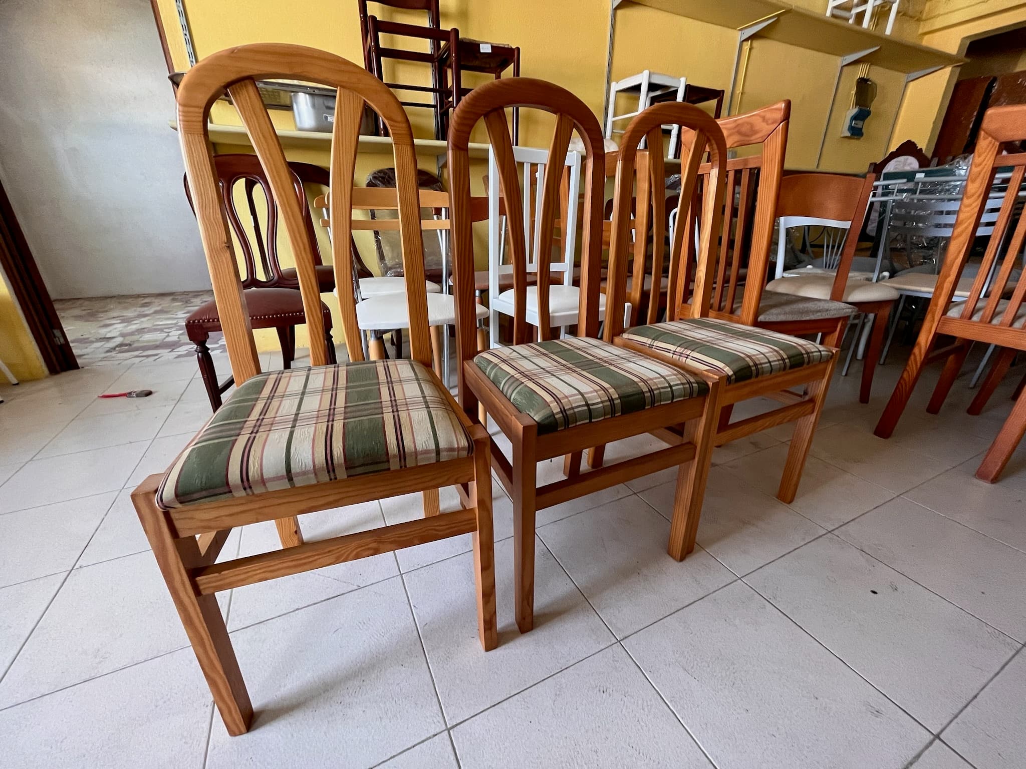 Lotes 1 a 35 · Cadeiras — imagen 53