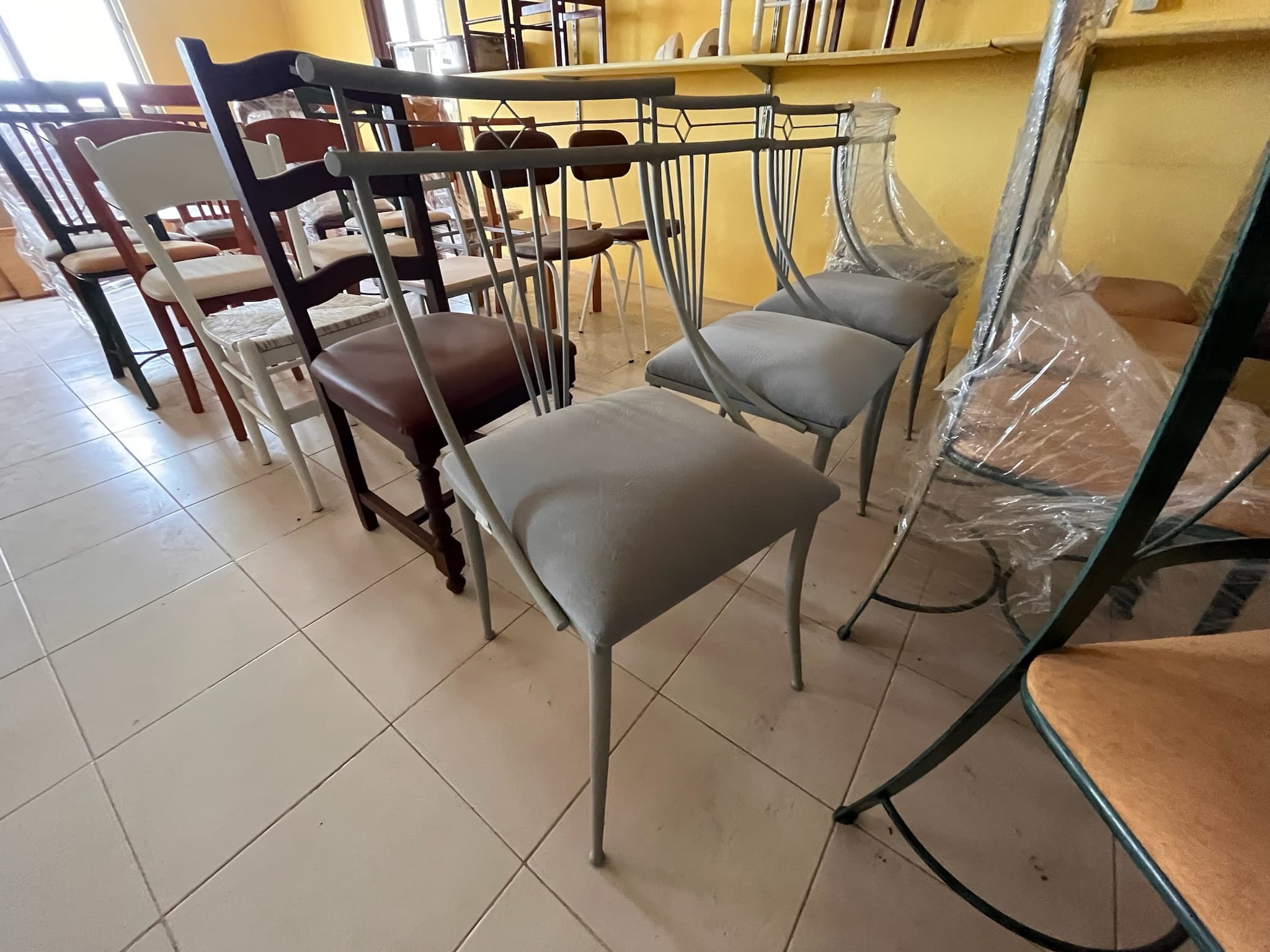 Lotes 1 a 35 · Cadeiras — imagen 5