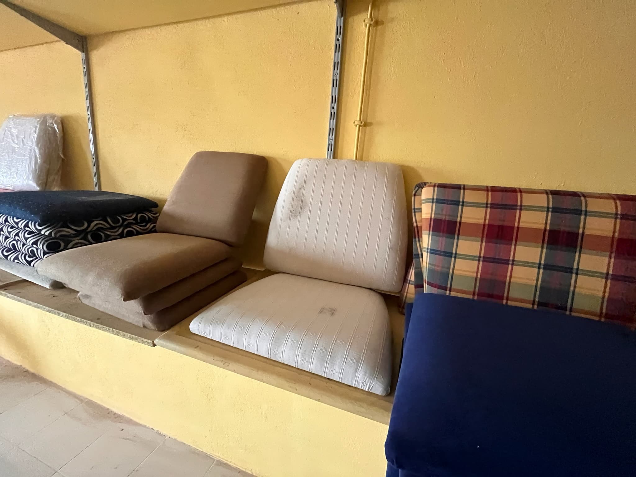 Lotes 36 a 70 · Mobiliário · Artigos de Decoração — imagem 34