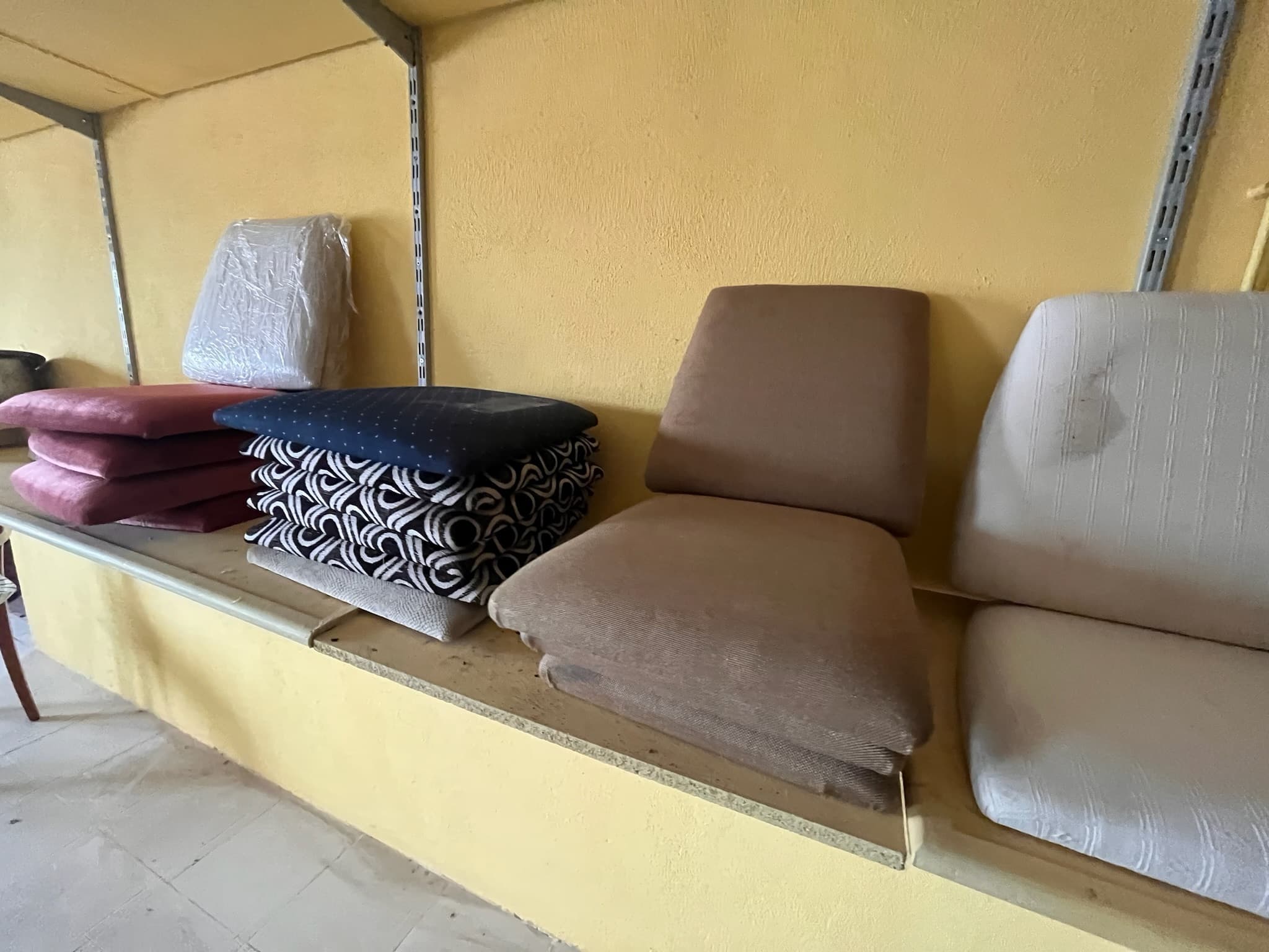 Lotes 36 a 70 · Mobiliário · Artigos de Decoração — imagem 35