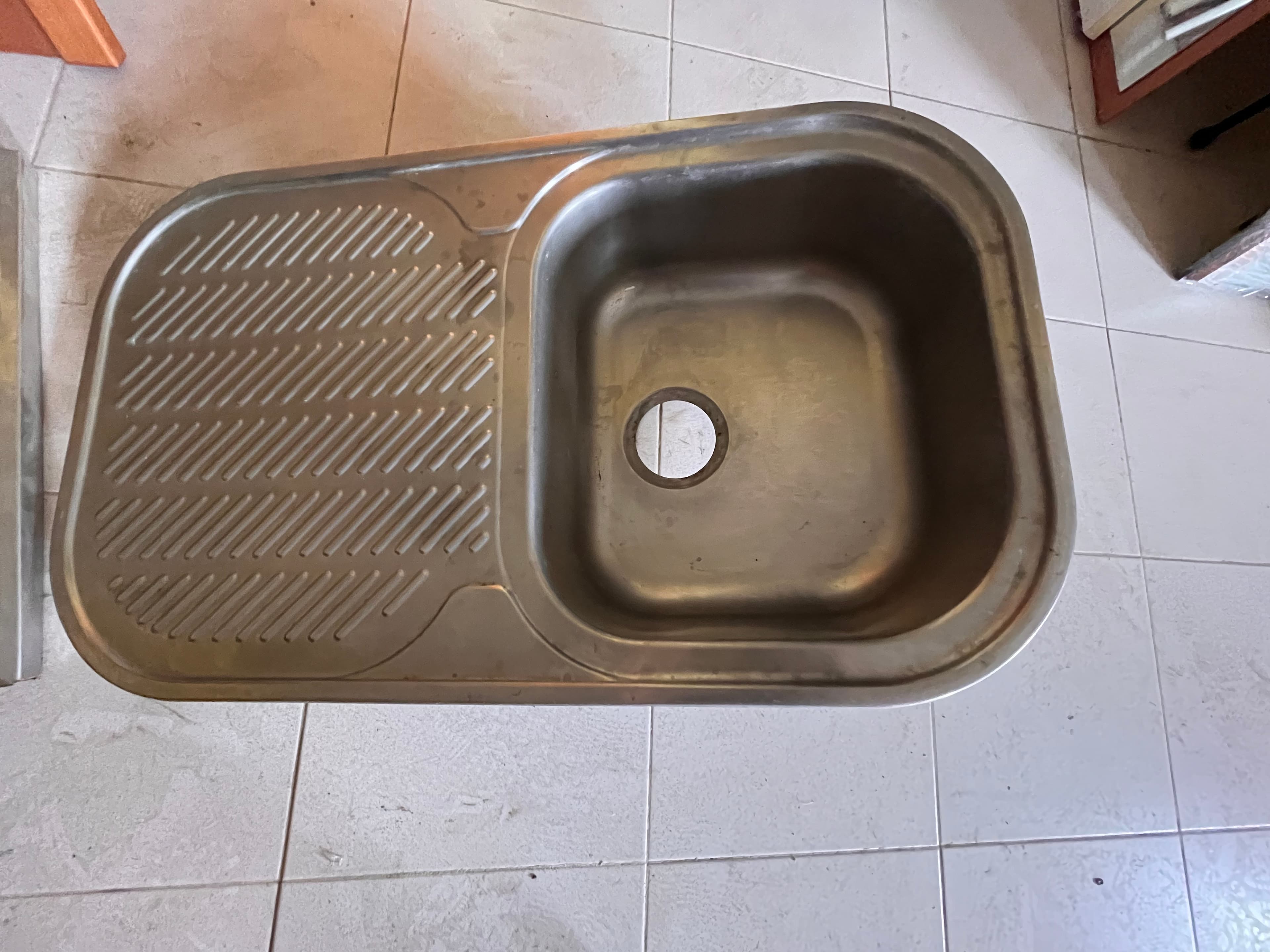 Lotes 211 a 245 · Mobiliário · Artigos de Decoração — imagem 3