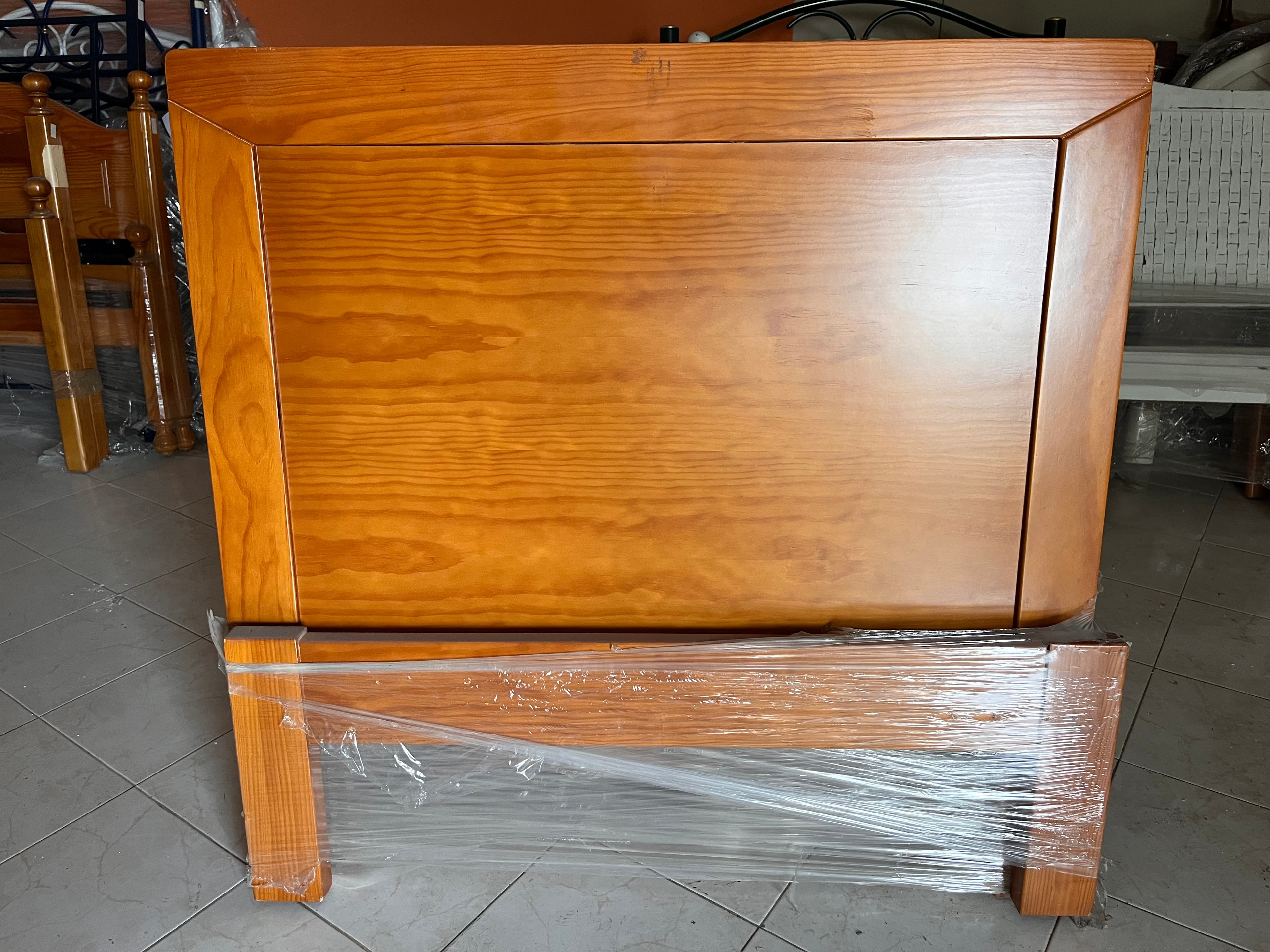 Lotes 281 a 315 · Mobiliário · Artigos de Decoração — imagem 8