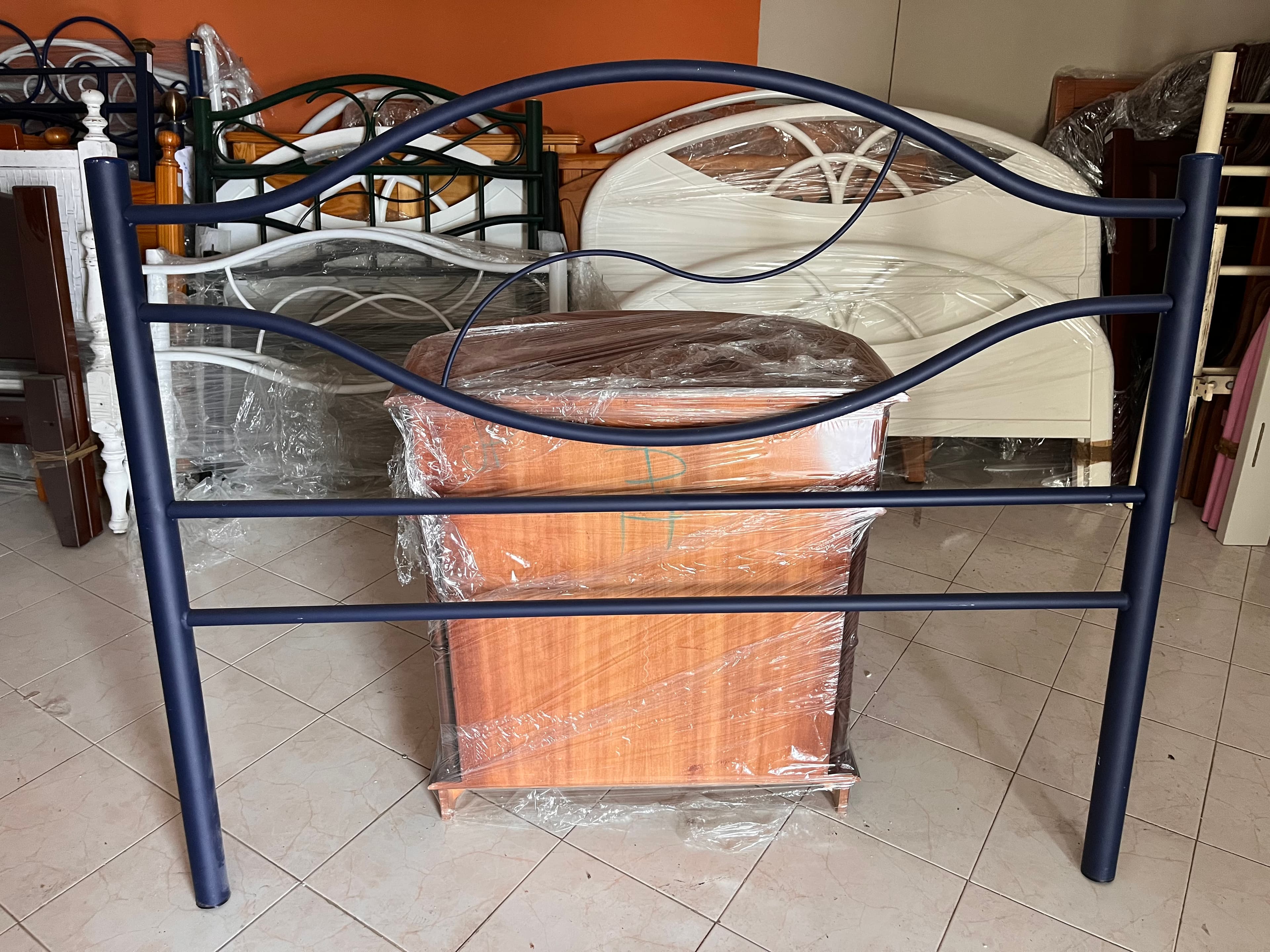 Lotes 316 a 350 · Mobiliário · Artigos de Decoração — imagem 3