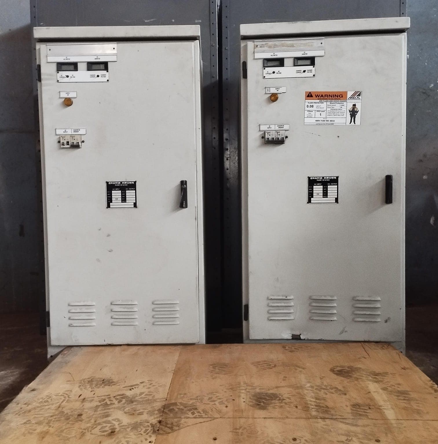 Caixas de Paineis eléctricos UPS