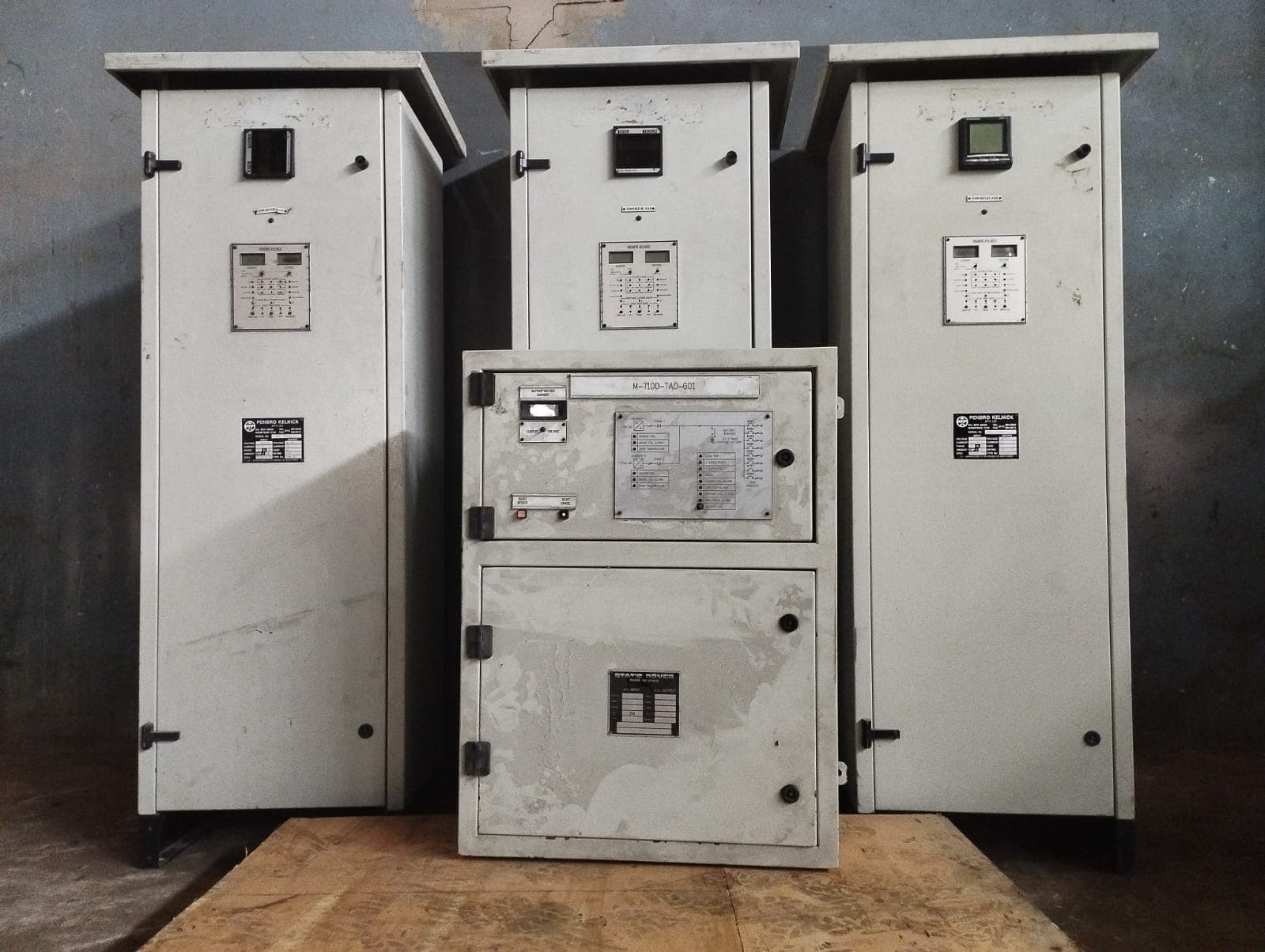 Caixas de Paineis eléctricos UPS