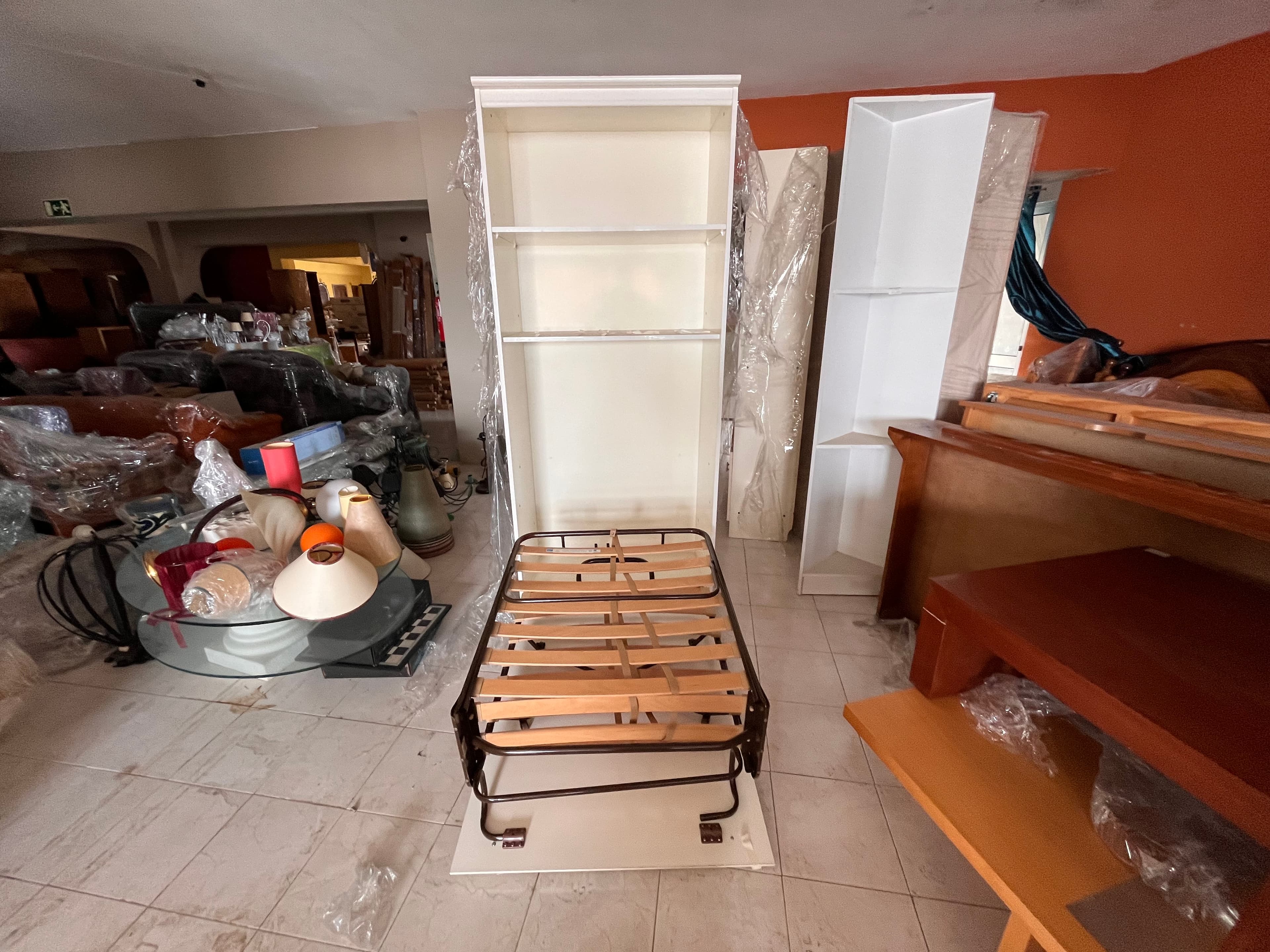 Lotes 386 a 420 · Mobiliário · Artigos de Decoração — imagen 4