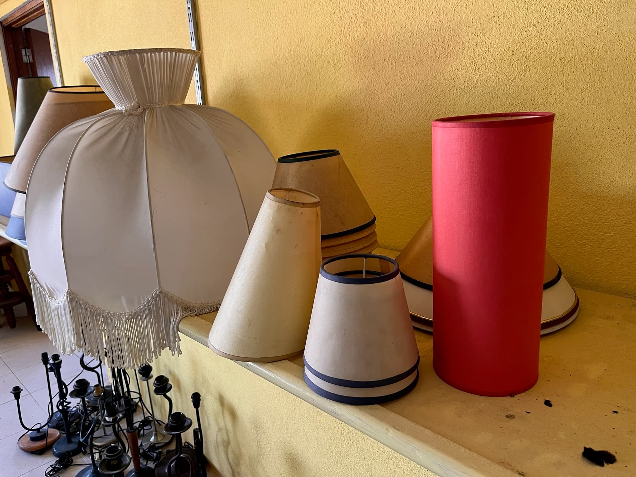 Lotes 456 a 490 · Mobiliário · Artigos de Decoração — imagem 3