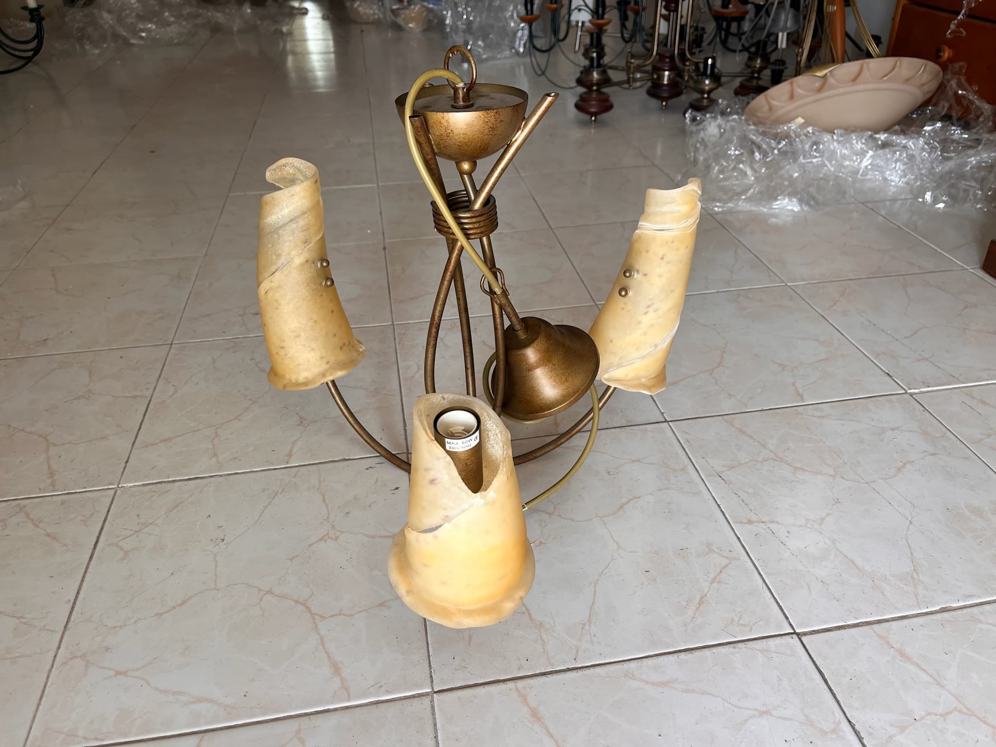 Lotes 631 a 665 · Mobiliário · Artigos de Decoração — imagen 7