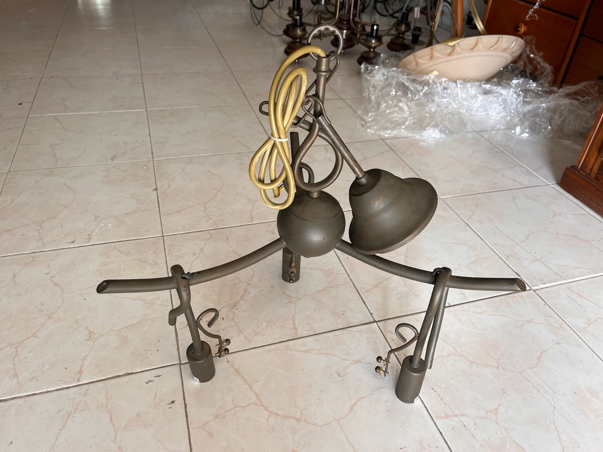 Lotes 631 a 665 · Mobiliário · Artigos de Decoração — imagen 5