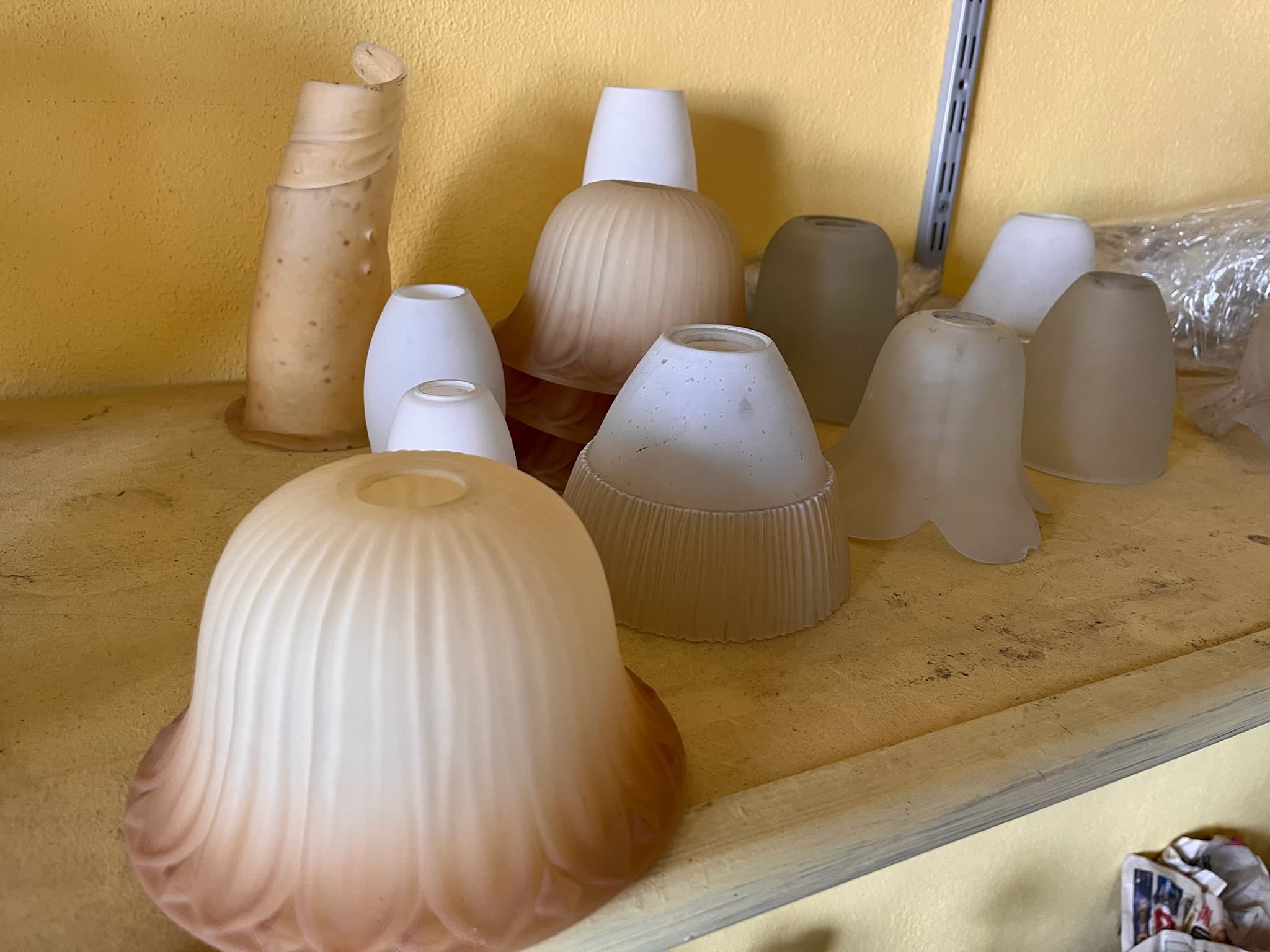 Lotes 631 a 665 · Mobiliário · Artigos de Decoração — imagen 29
