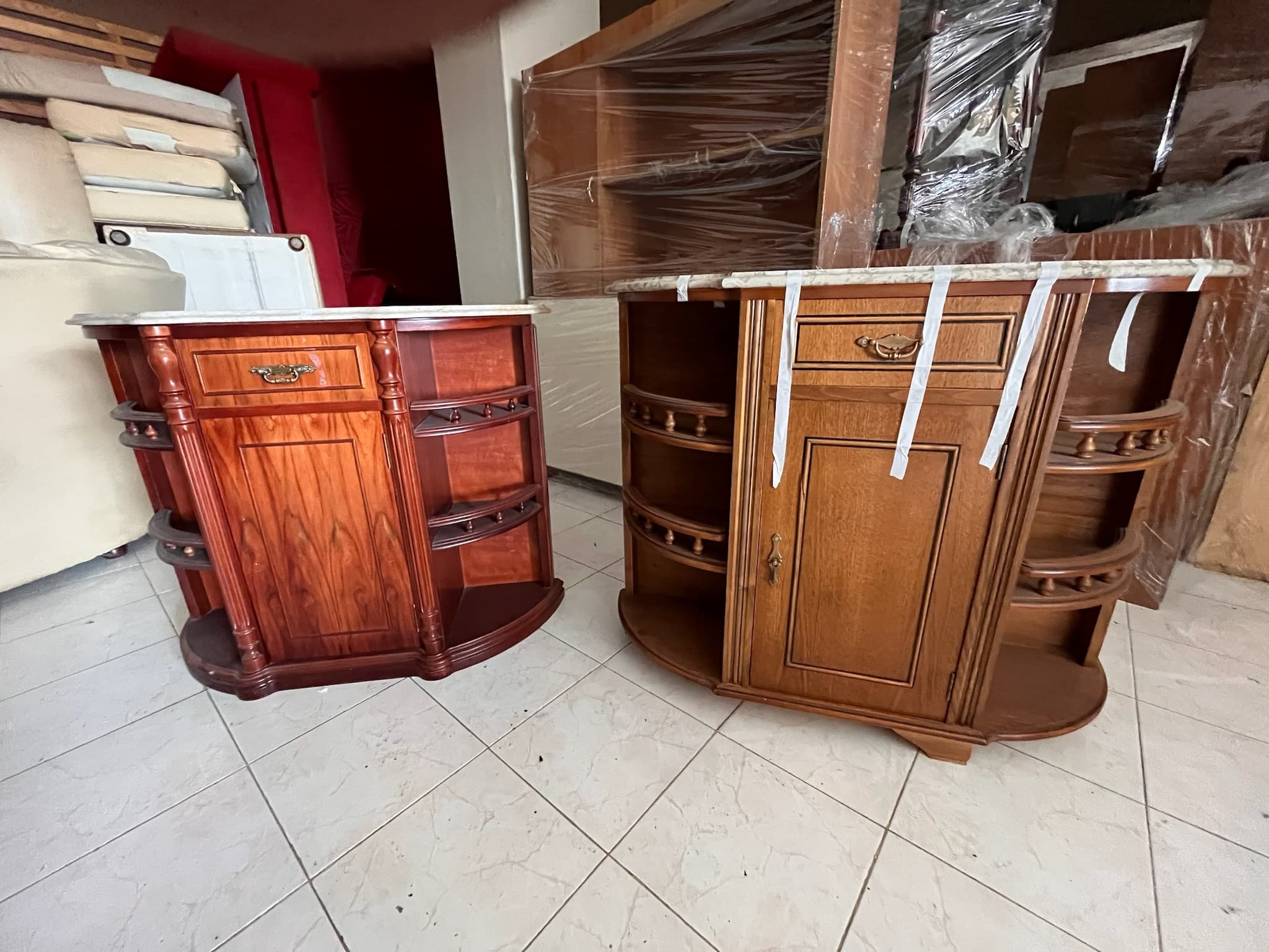 Lotes 666 a 681 · Mobiliário · Artigos de Decoração — image 21