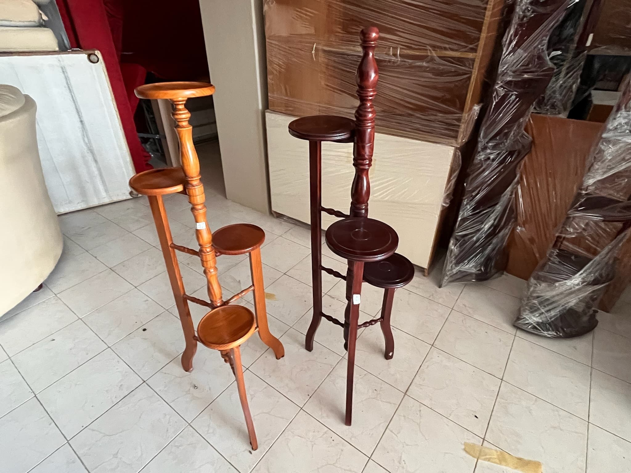 Lotes 666 a 681 · Mobiliário · Artigos de Decoração — image 23