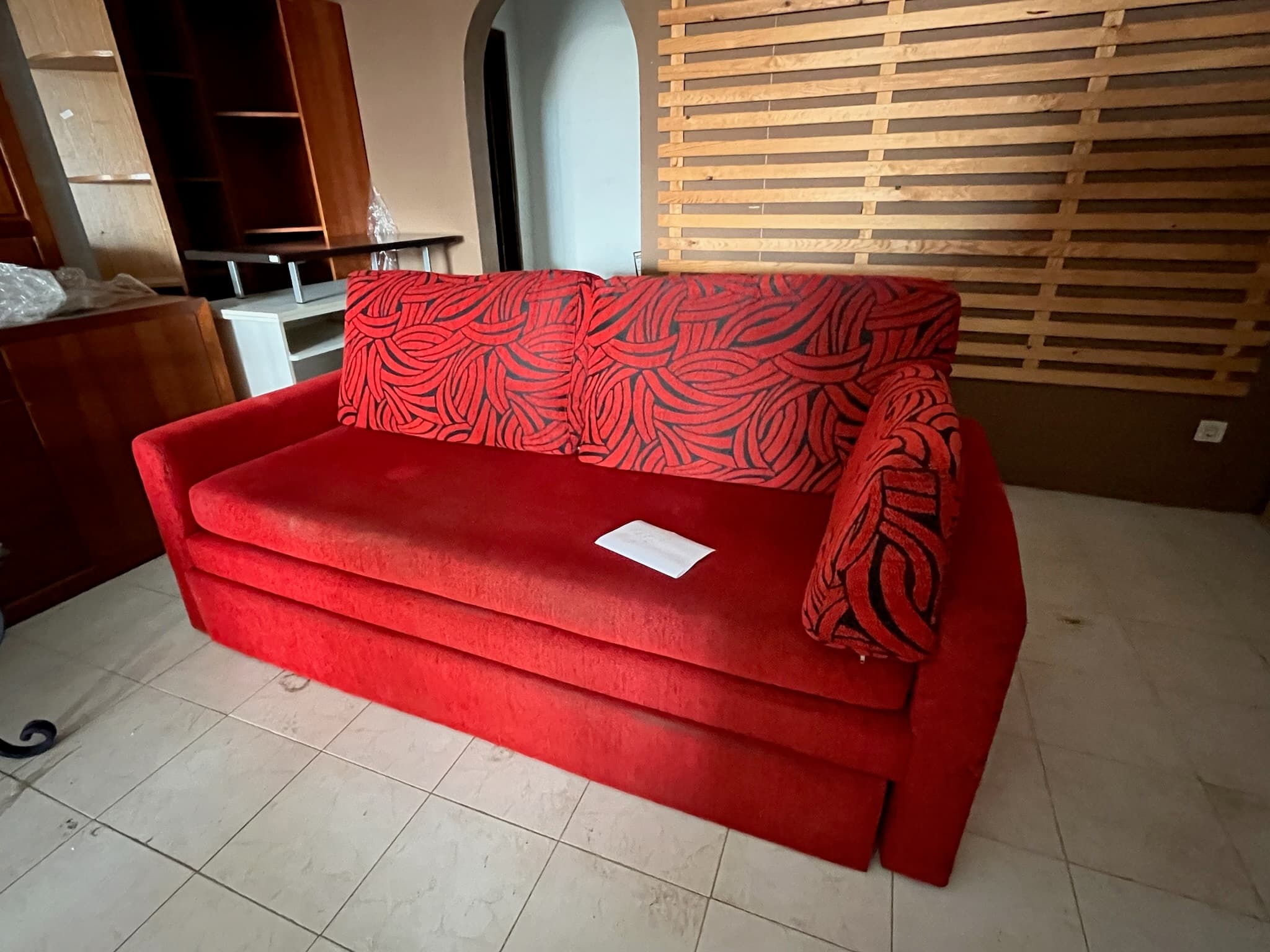 Lotes 666 a 681 · Mobiliário · Artigos de Decoração — image 1