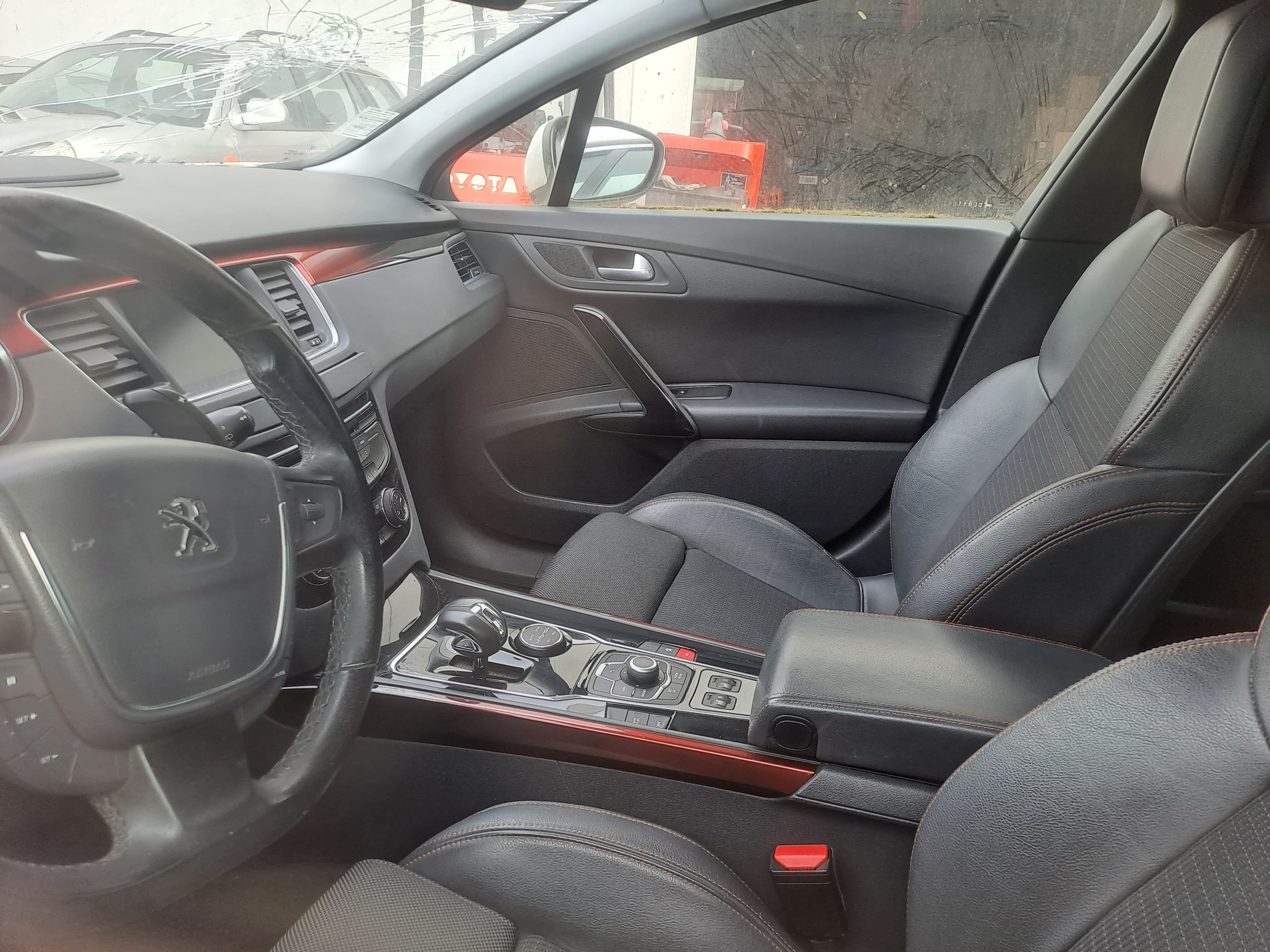 Peugeot 508 2.0 HDi RXH Hybrid4 · Ano 2013 — imagem 24