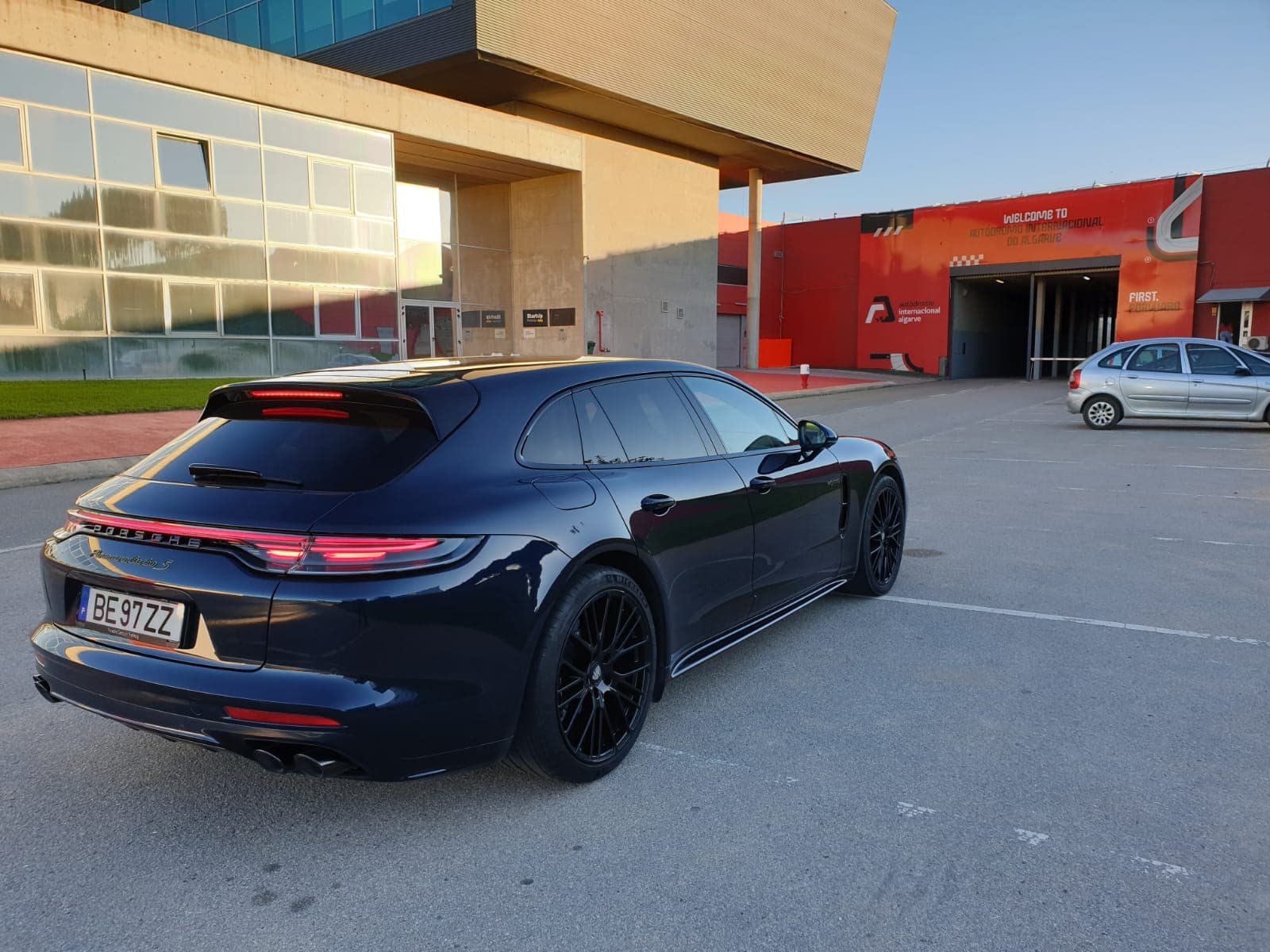 Porsche Panamera Turbo S E-Híbrido Sport Turismo · Ano 2021 — imagem 24