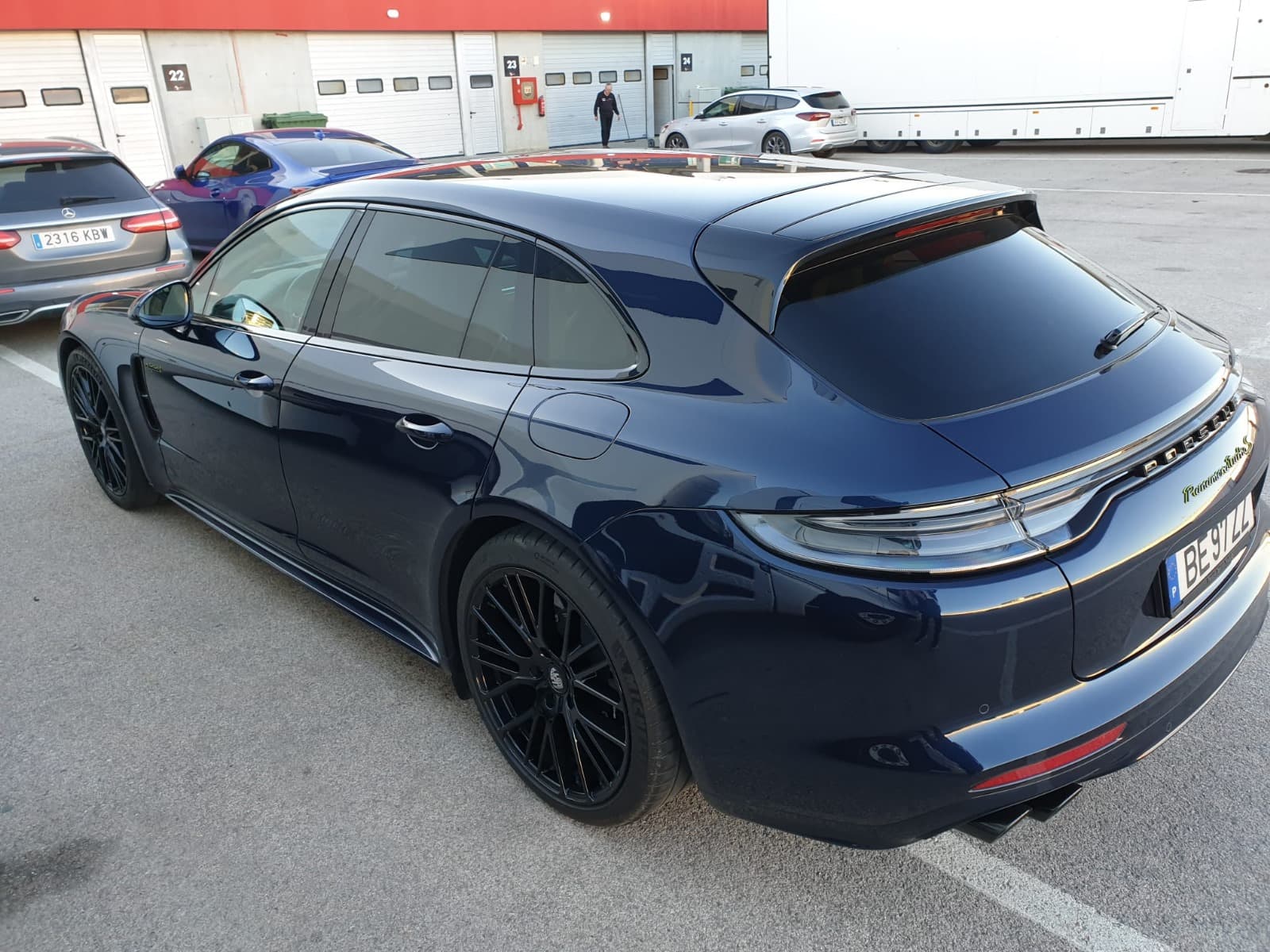 Porsche Panamera Turbo S E-Híbrido Sport Turismo · Ano 2021 — imagem 12