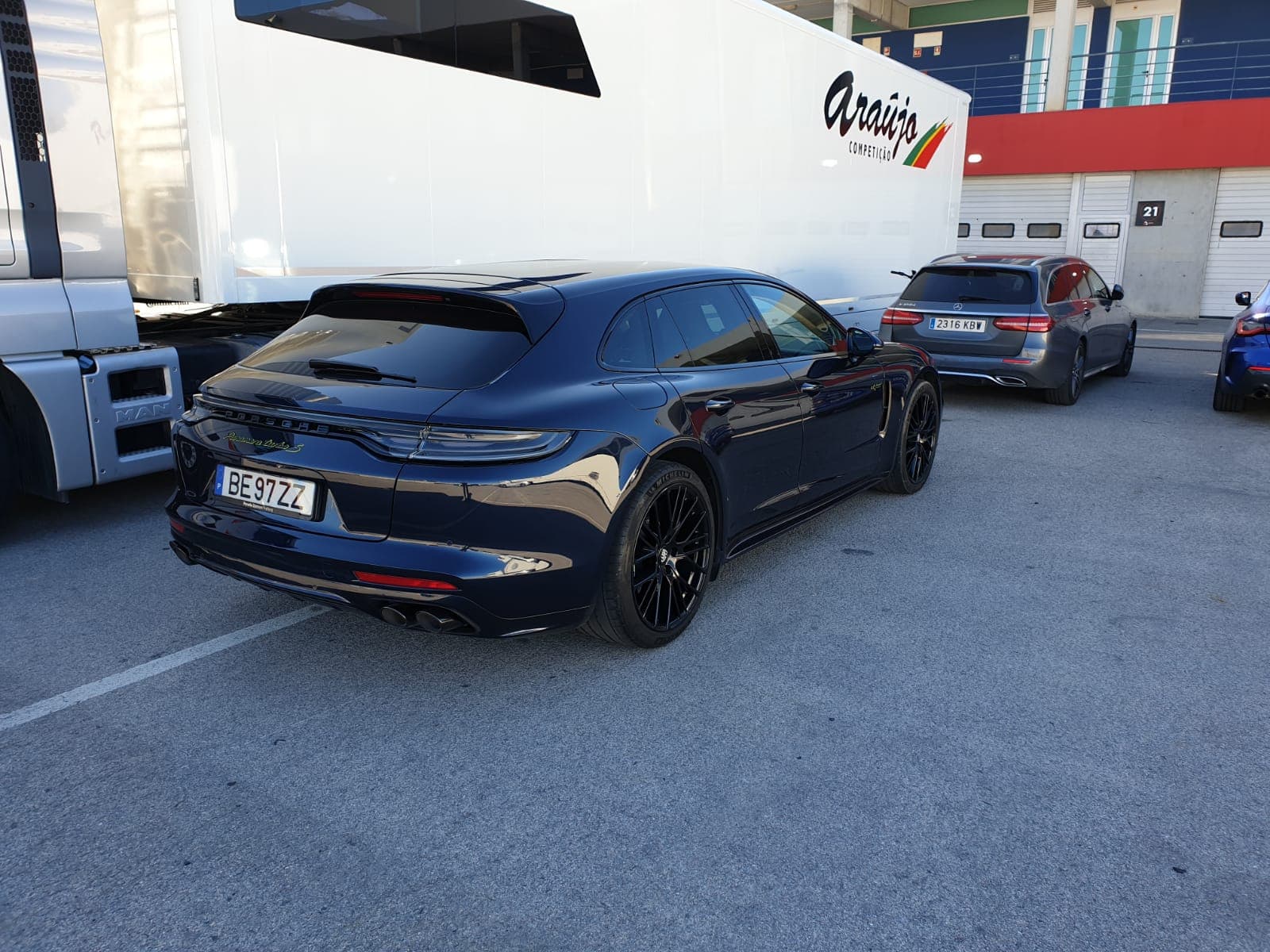 Porsche Panamera Turbo S E-Híbrido Sport Turismo · Ano 2021 — imagem 25