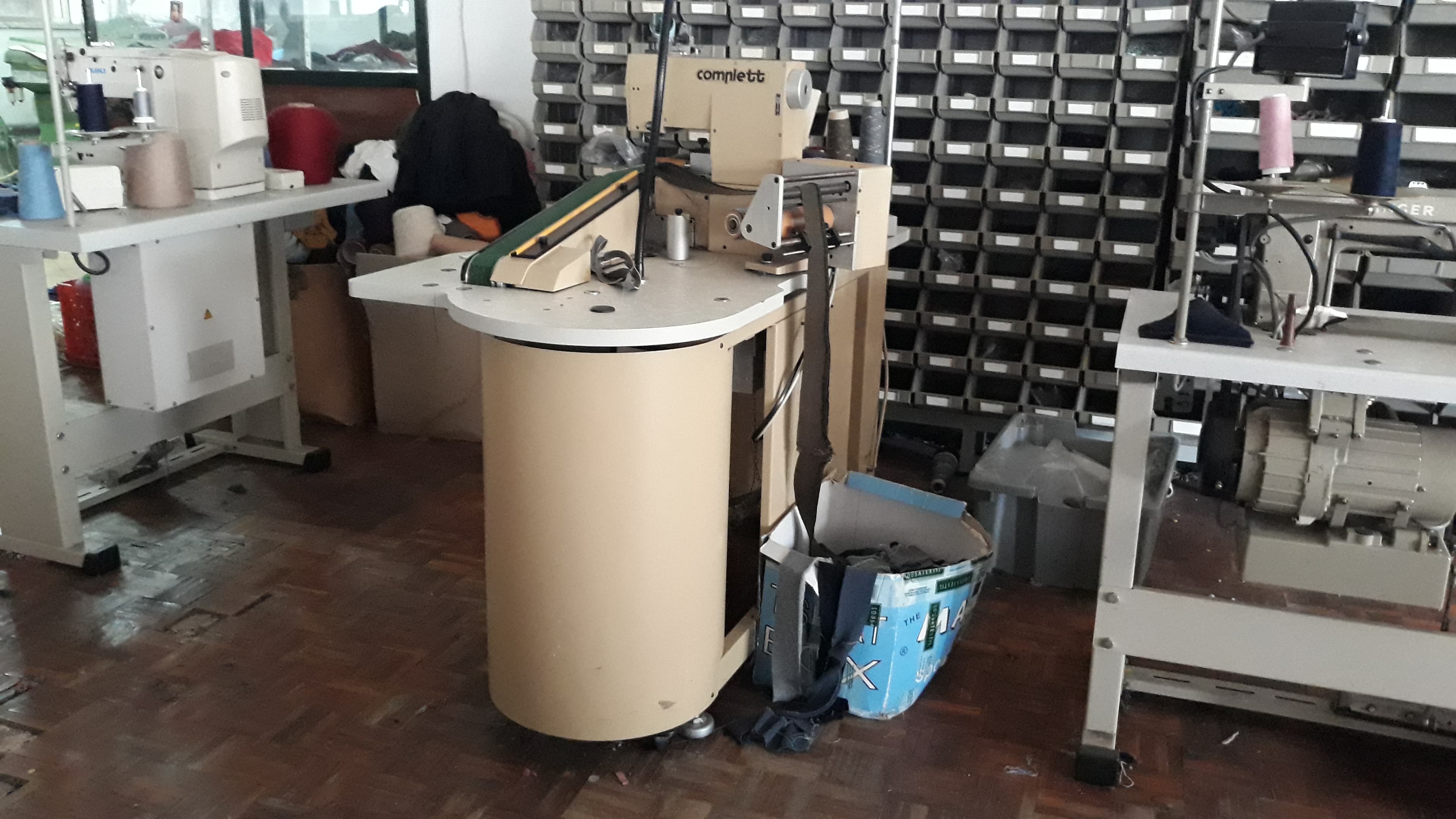 Máquina de colocar golas — image 6