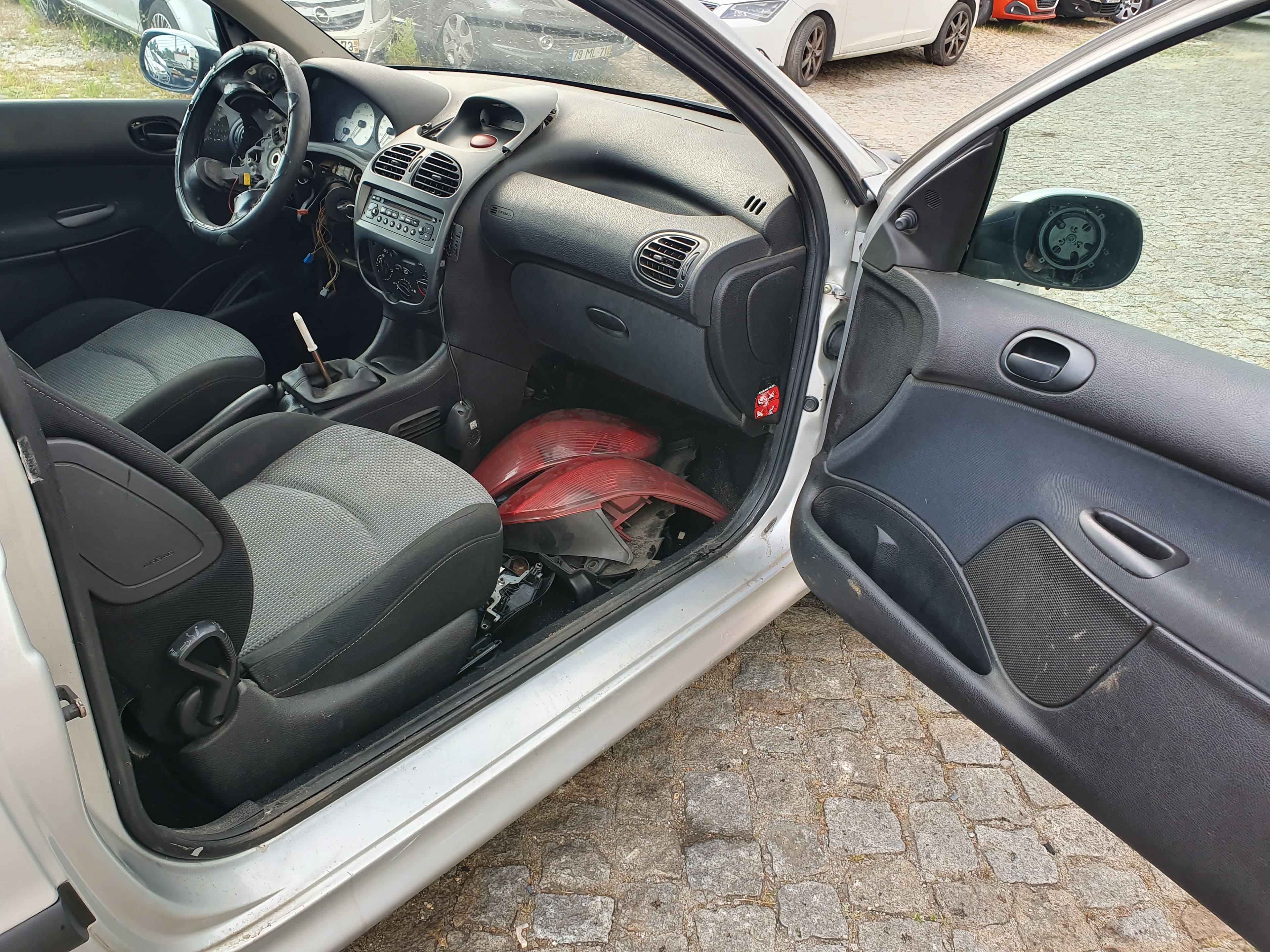 Peugeot 206 1.4 HDI · Ano 2003 — image 8