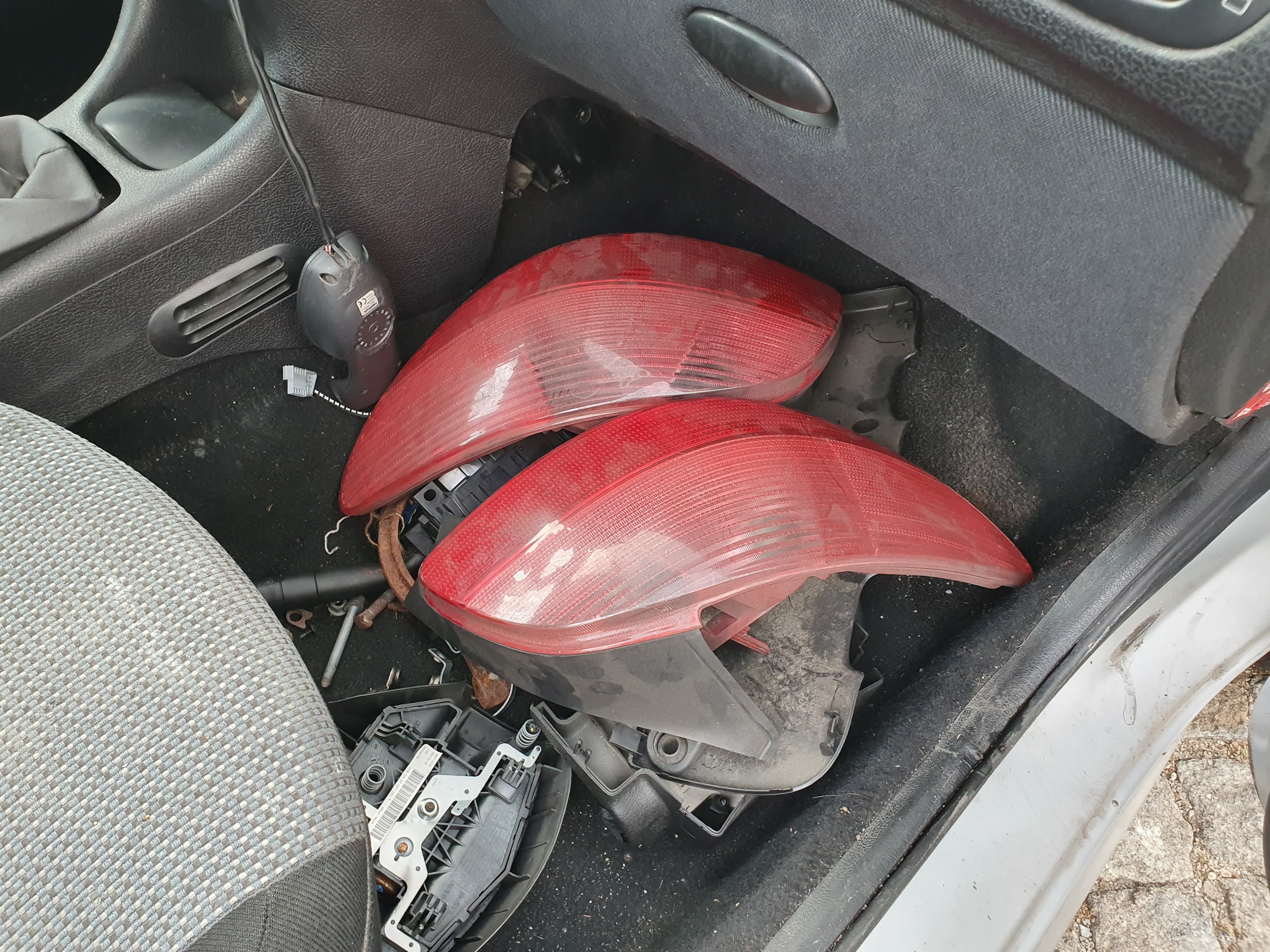 Peugeot 206 1.4 HDI · Ano 2003 — image 11