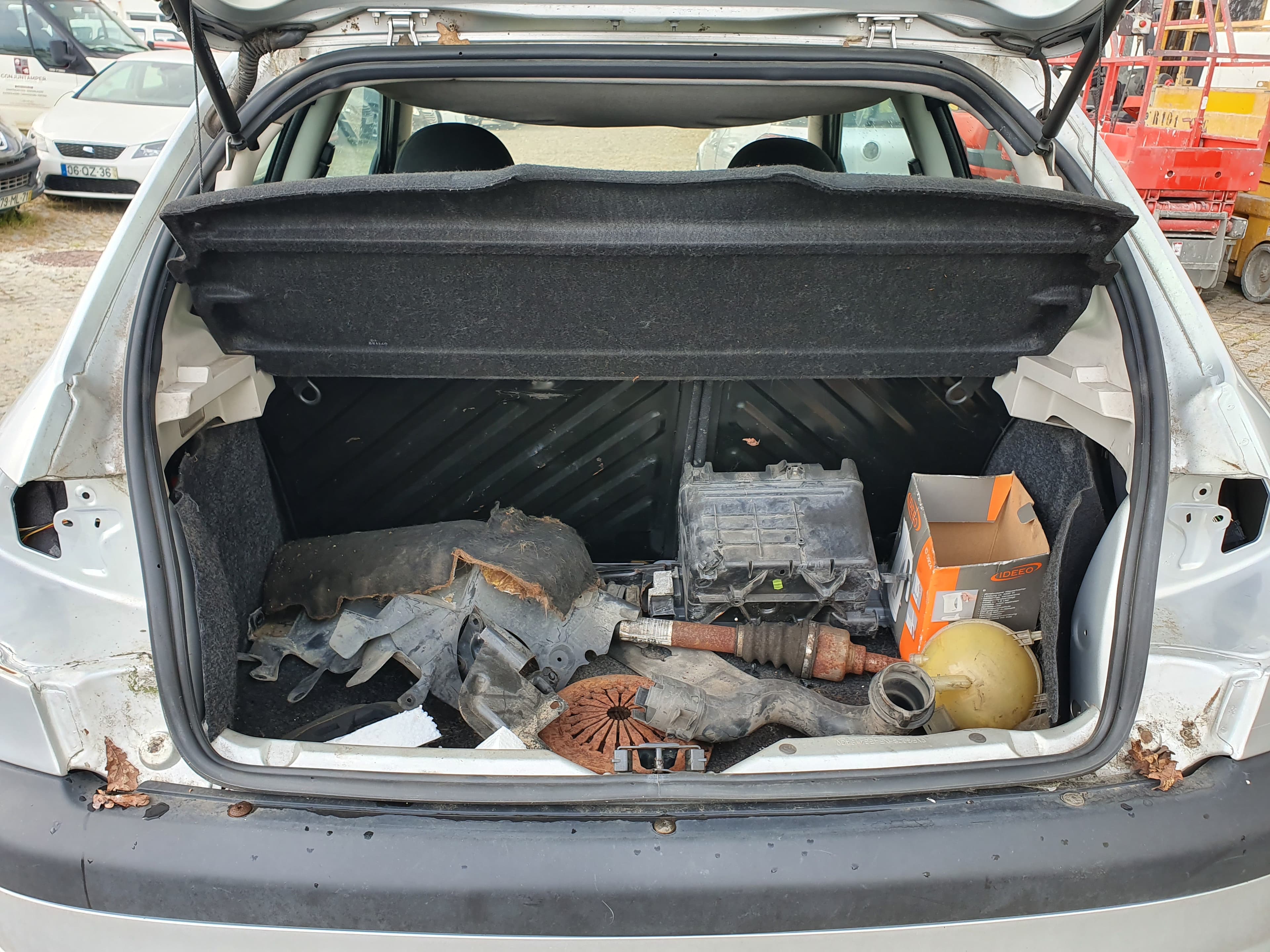 Peugeot 206 1.4 HDI · Ano 2003 — image 7