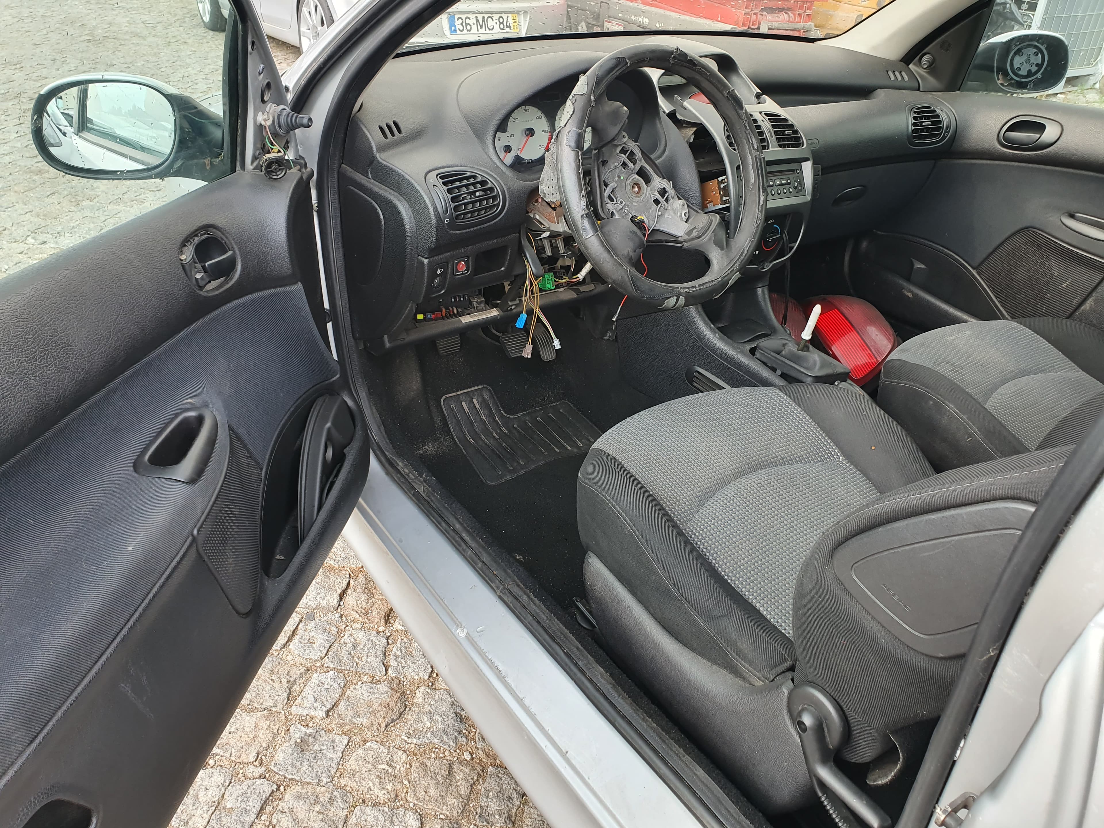 Peugeot 206 1.4 HDI · Ano 2003 — image 14