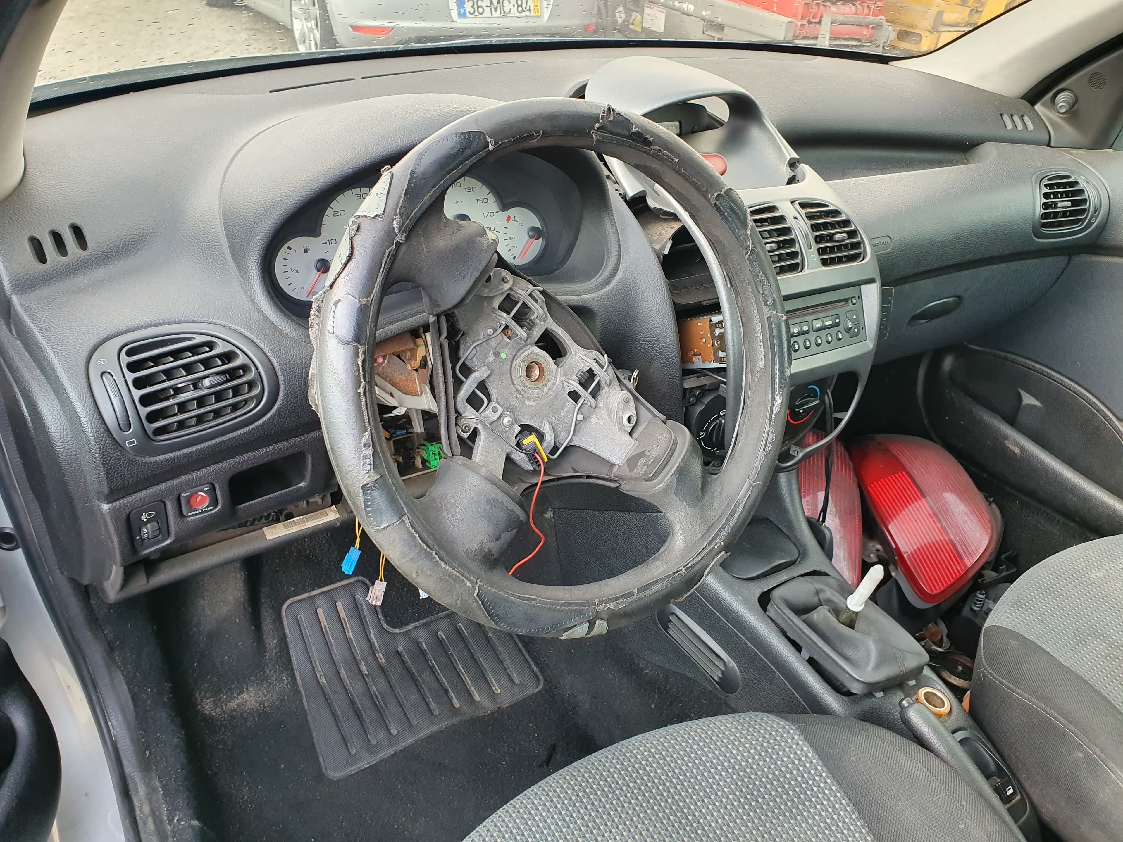 Peugeot 206 1.4 HDI · Ano 2003 — image 16