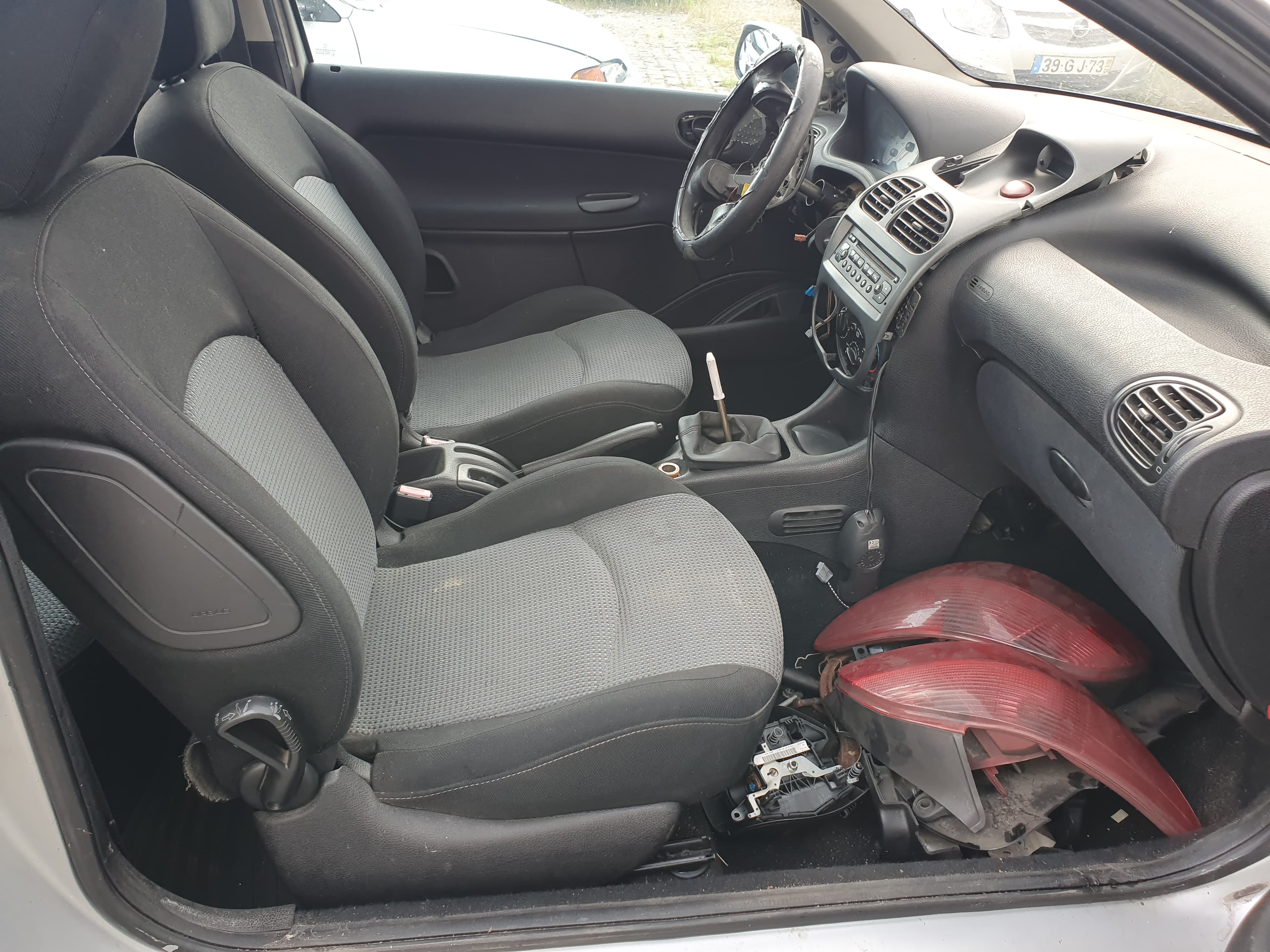 Peugeot 206 1.4 HDI · Ano 2003 — image 10