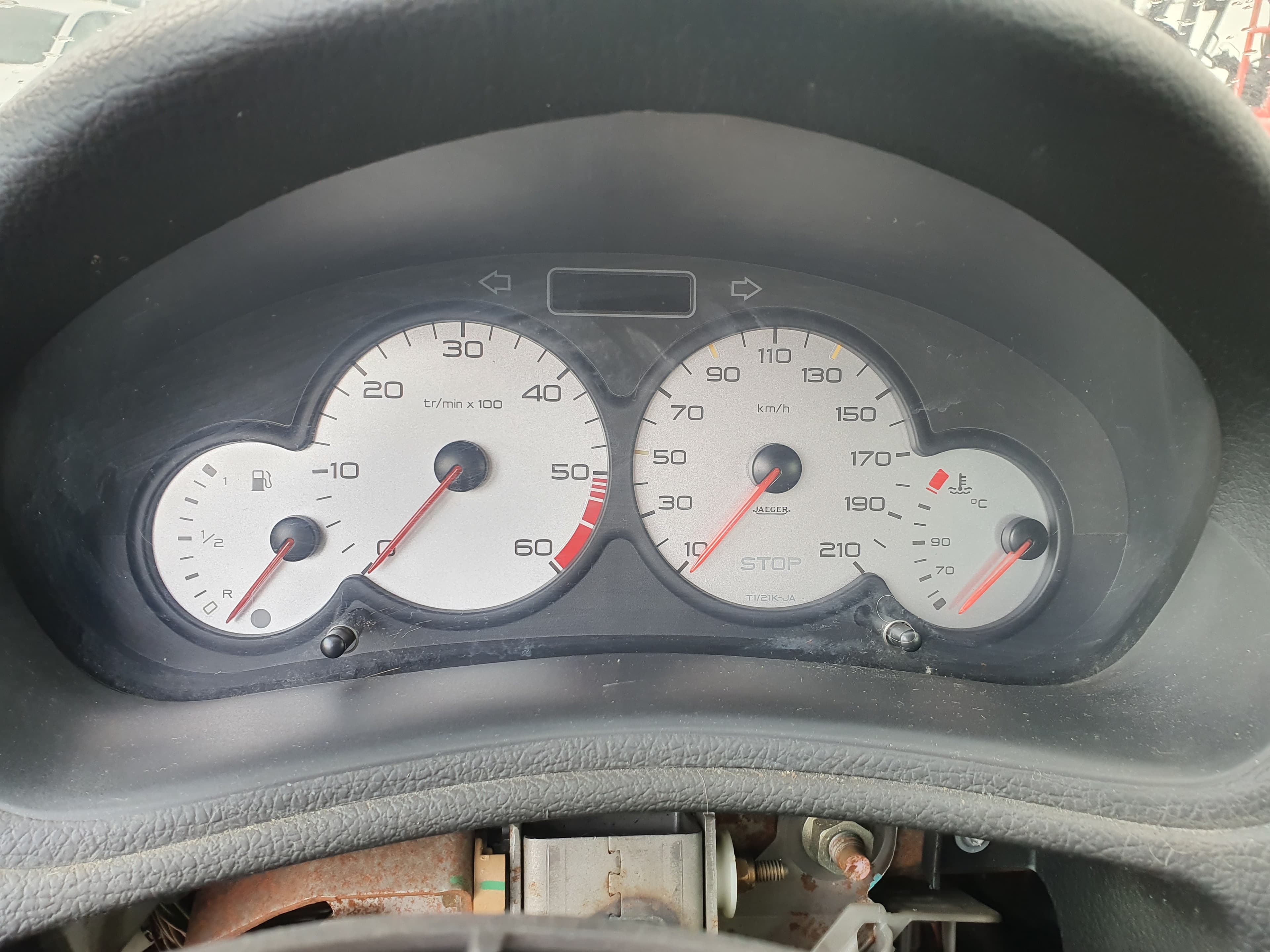 Peugeot 206 1.4 HDI · Ano 2003 — image 23