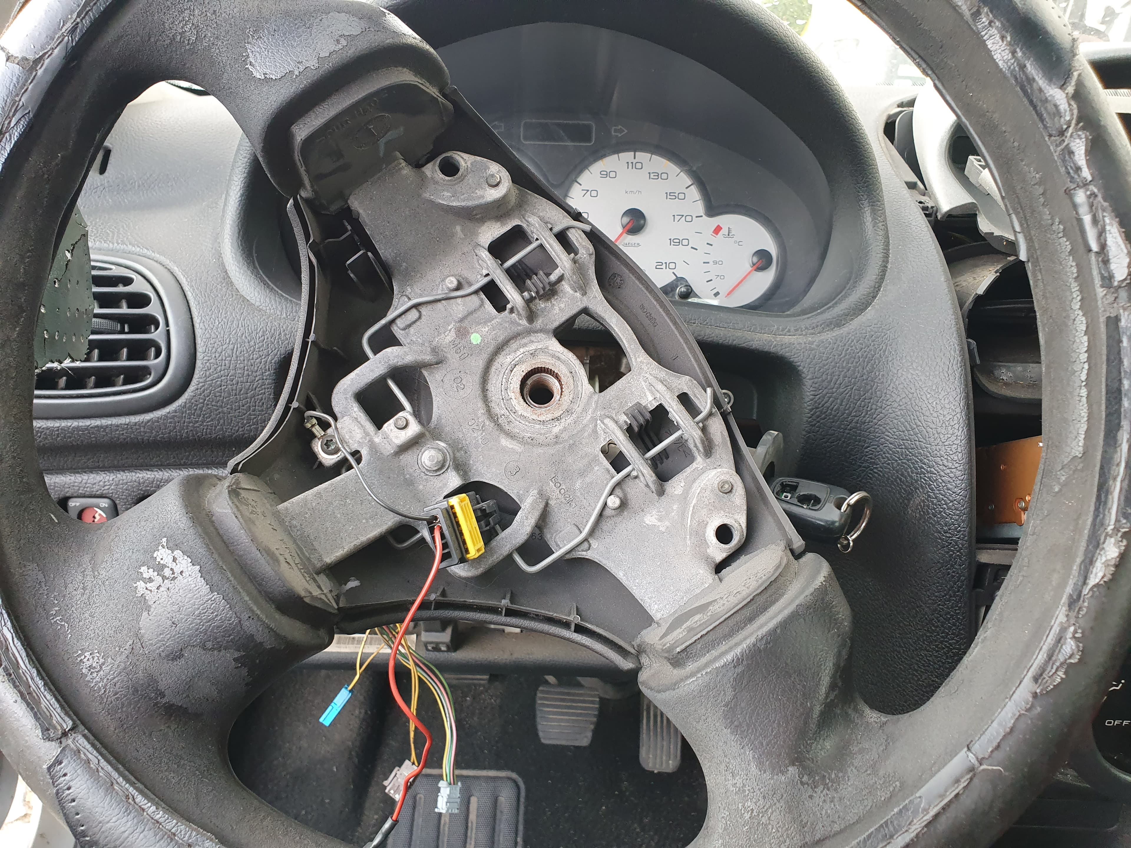 Peugeot 206 1.4 HDI · Ano 2003 — image 22