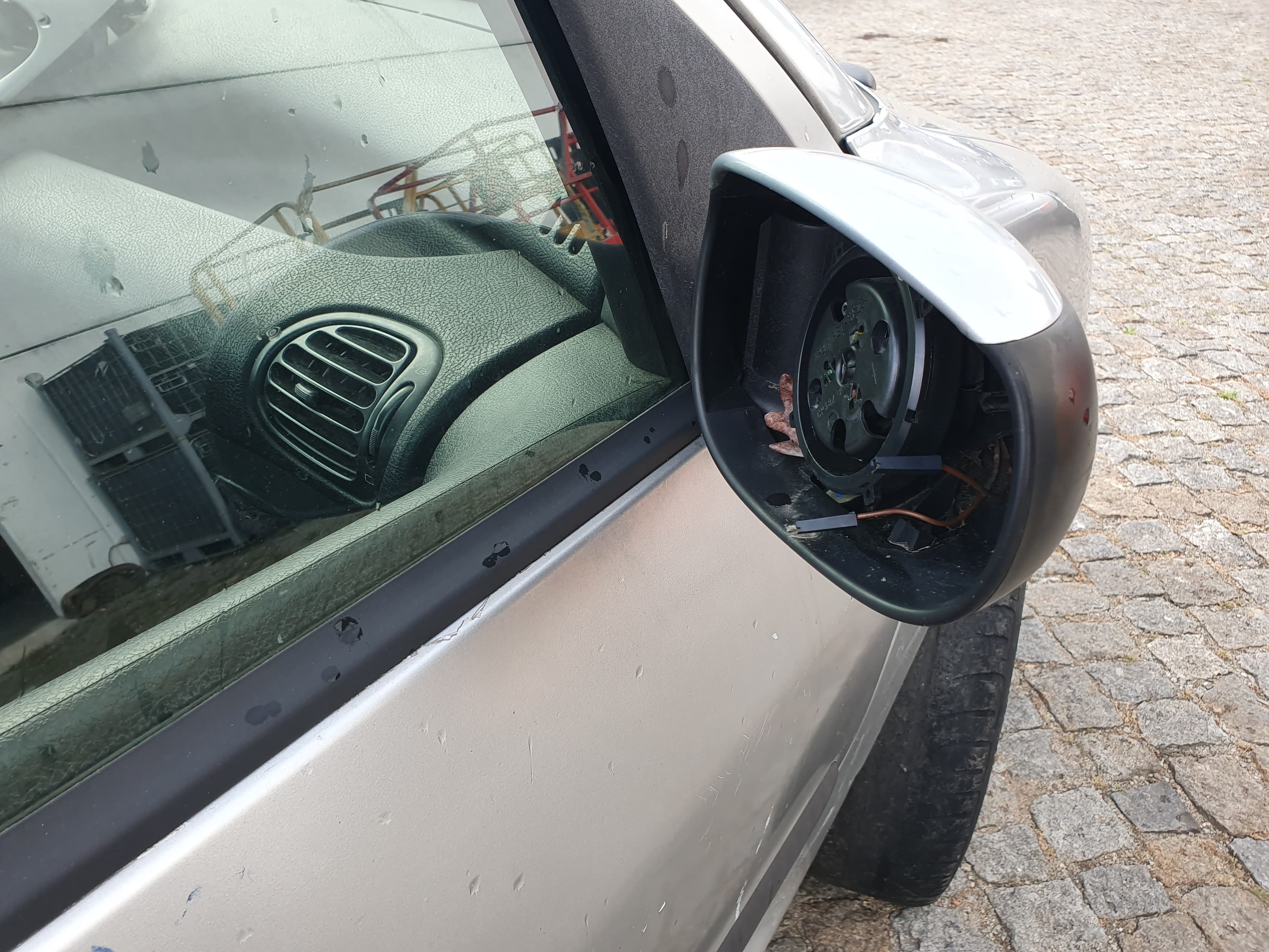 Peugeot 206 1.4 HDI · Ano 2003 — image 13