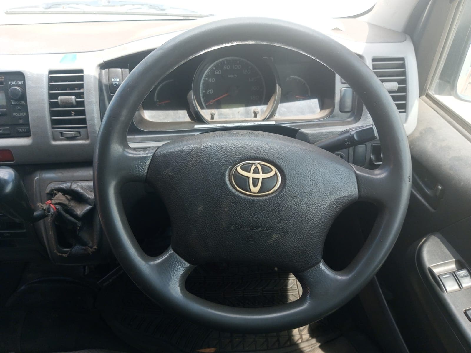 Toyota Quantum · Ano 2013 — image 5