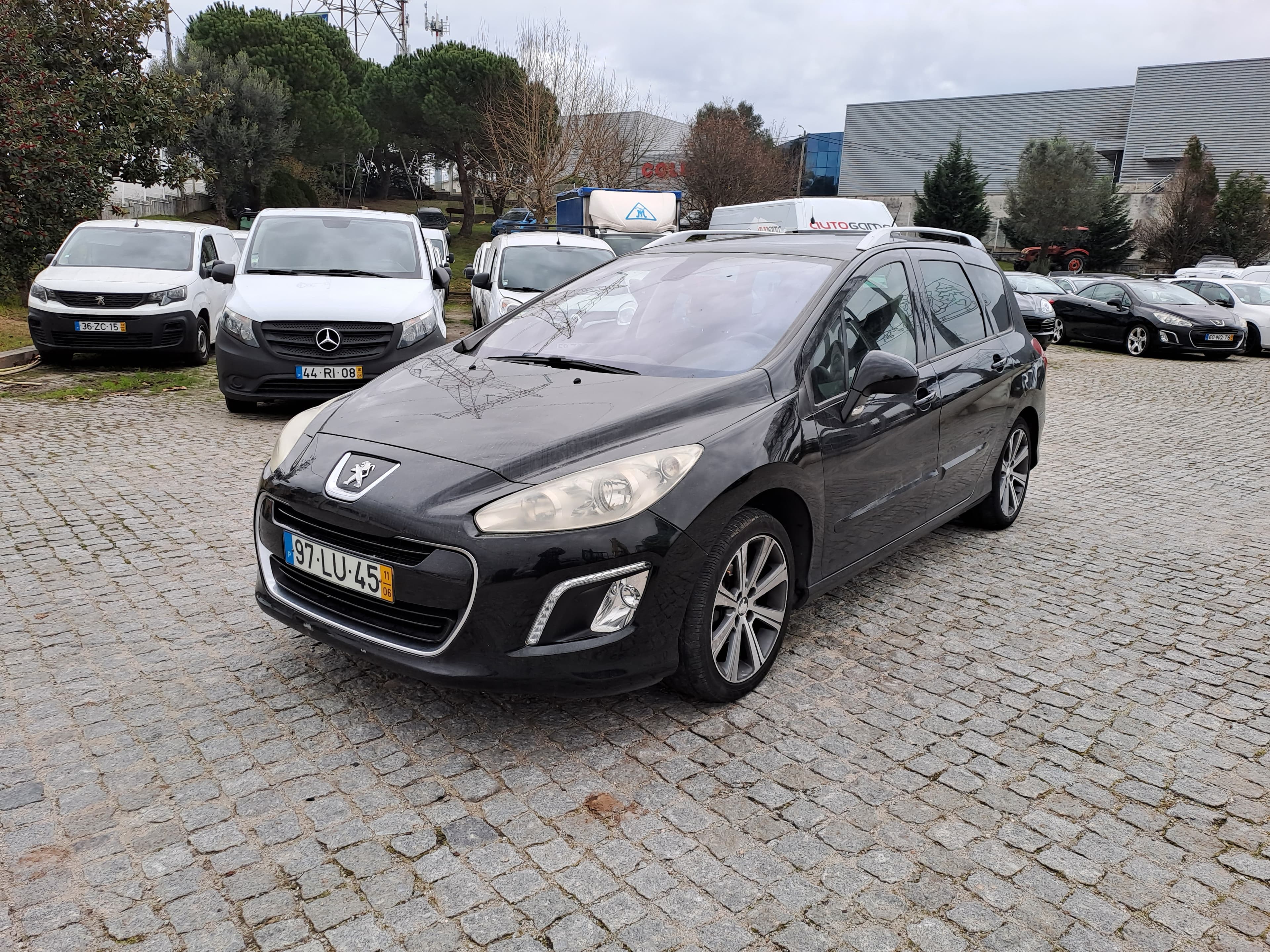 Peugeot 308 1.6 HDI  · Ano 2011 — image 2