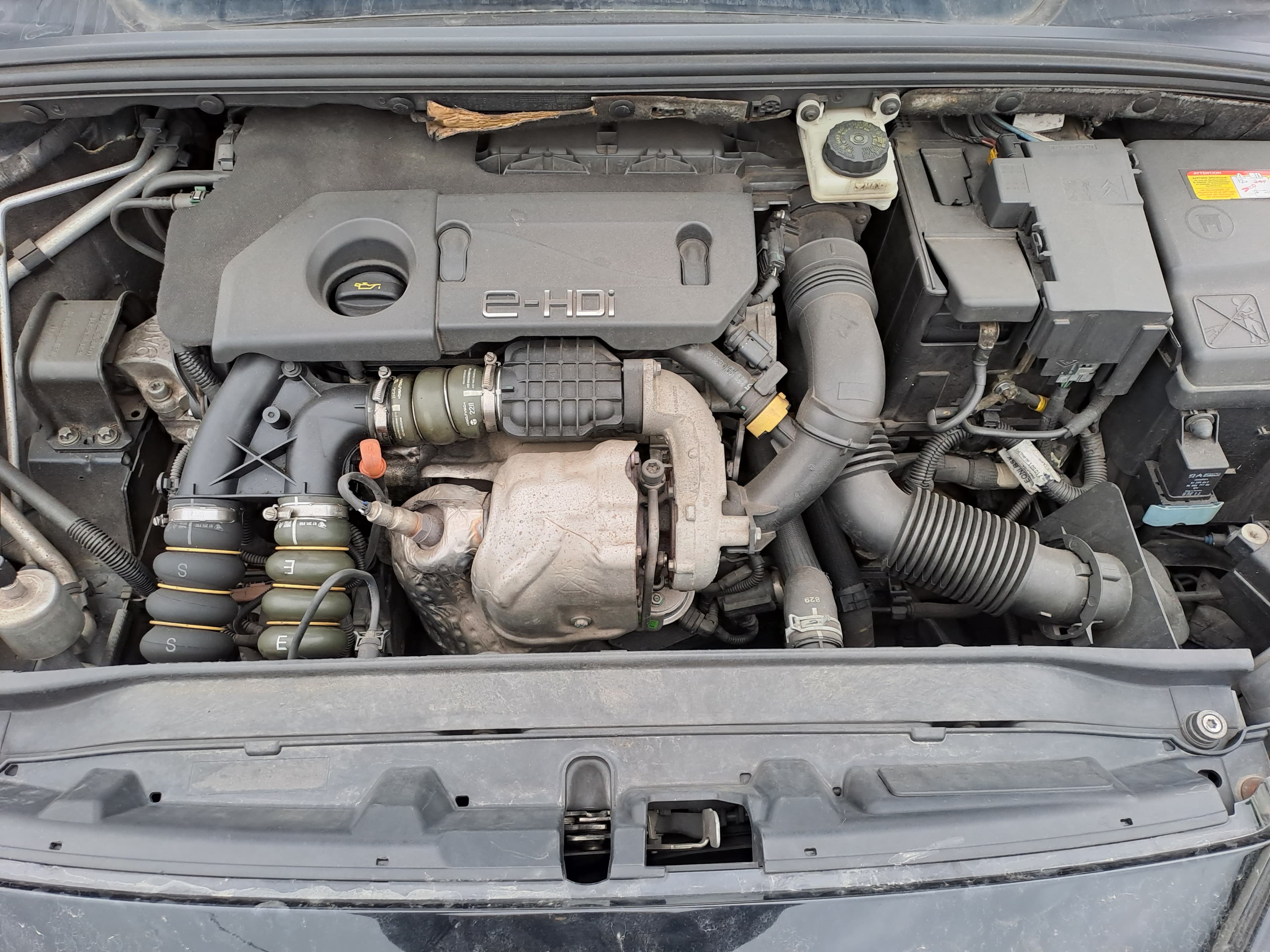 Peugeot 308 1.6 HDI  · Ano 2011 — image 10