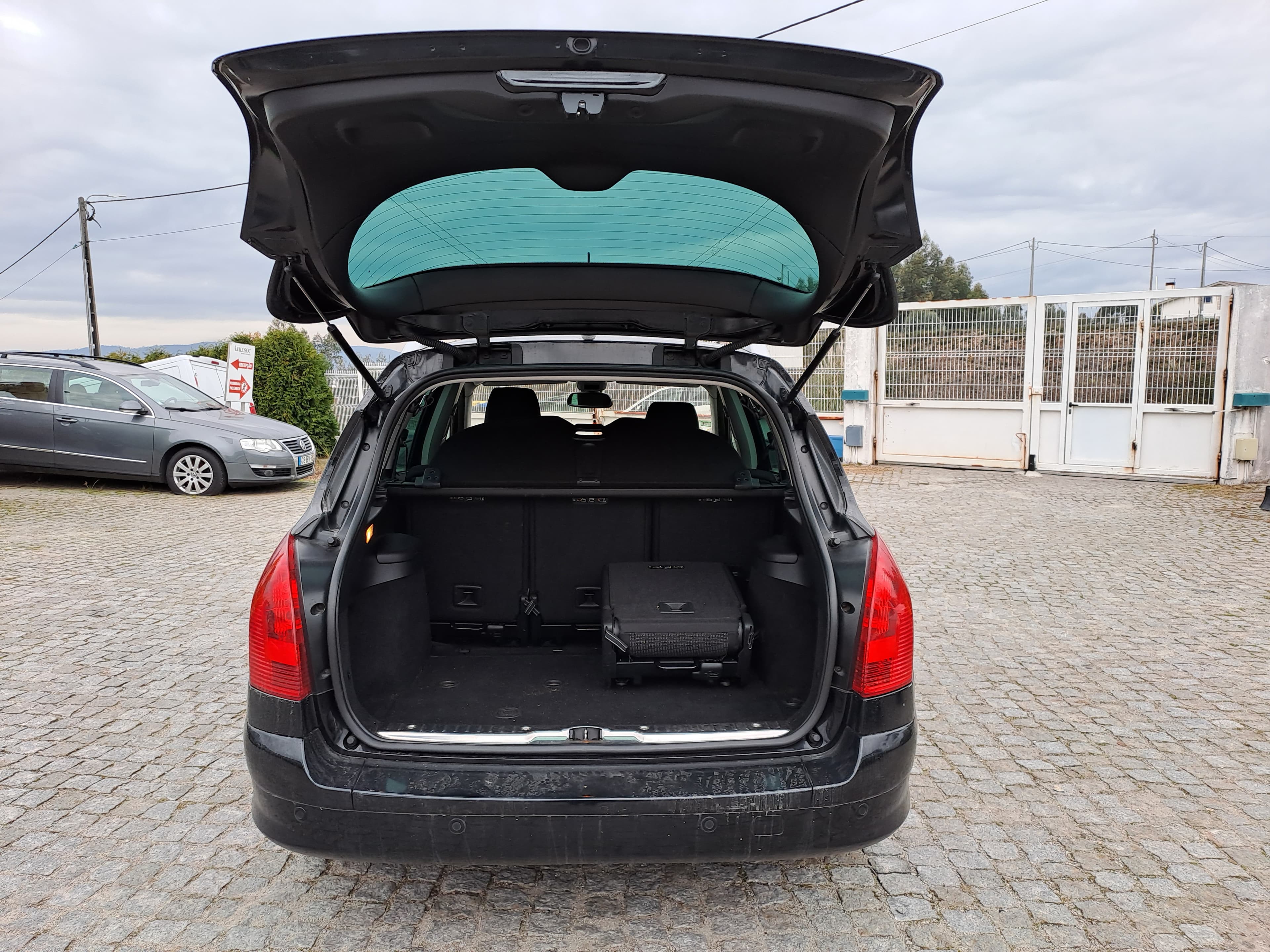 Peugeot 308 1.6 HDI  · Ano 2011 — image 7