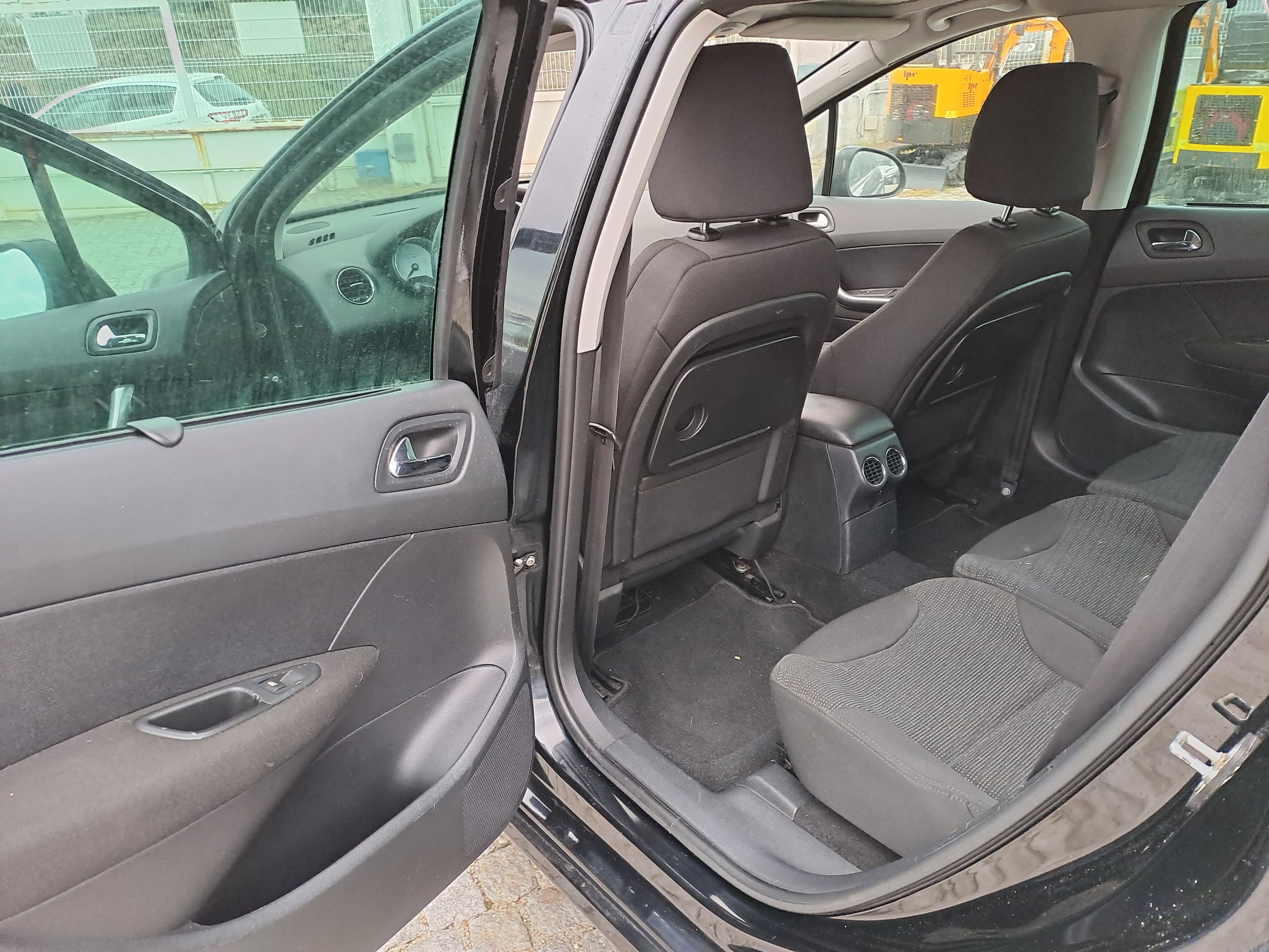 Peugeot 308 1.6 HDI  · Ano 2011 — image 22