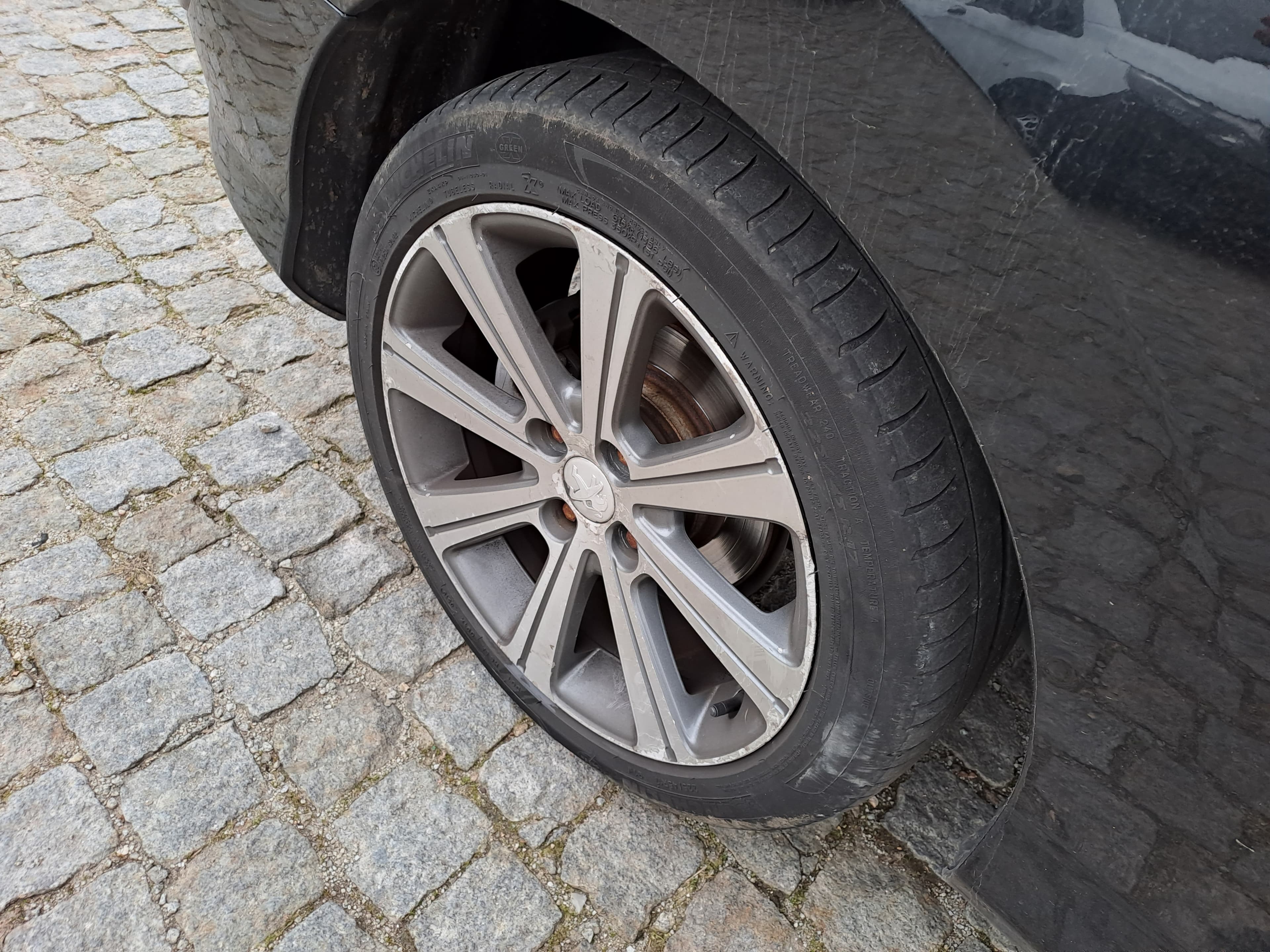 Peugeot 308 1.6 HDI  · Ano 2011 — image 16